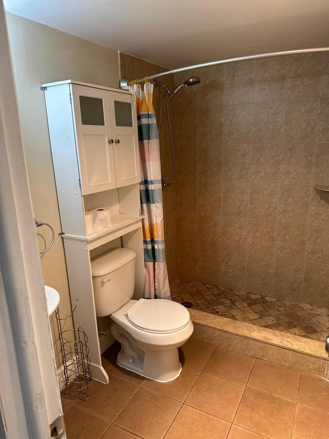 400 N Riverside Drive 102 Property Photo 5