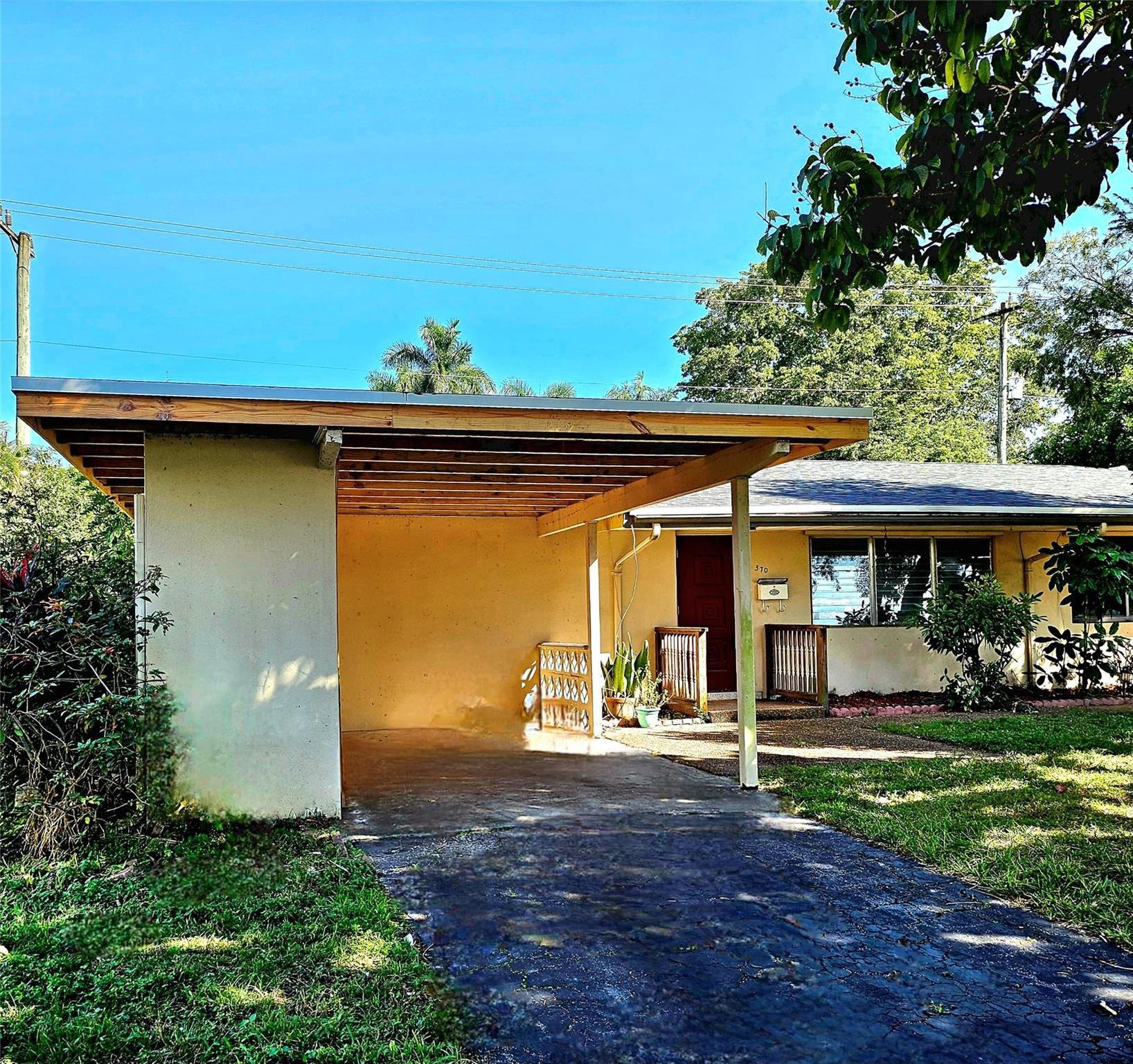 370 Nw 65th Avenue Property Photo 1