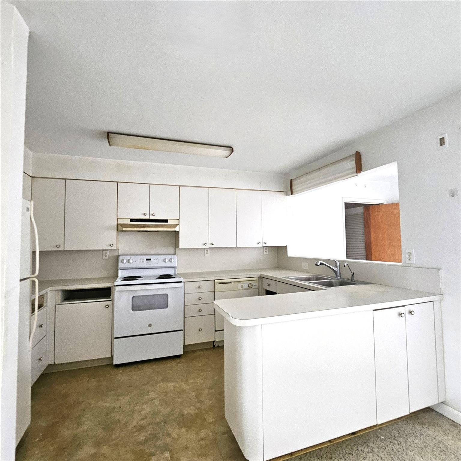370 Nw 65th Avenue Property Photo 3