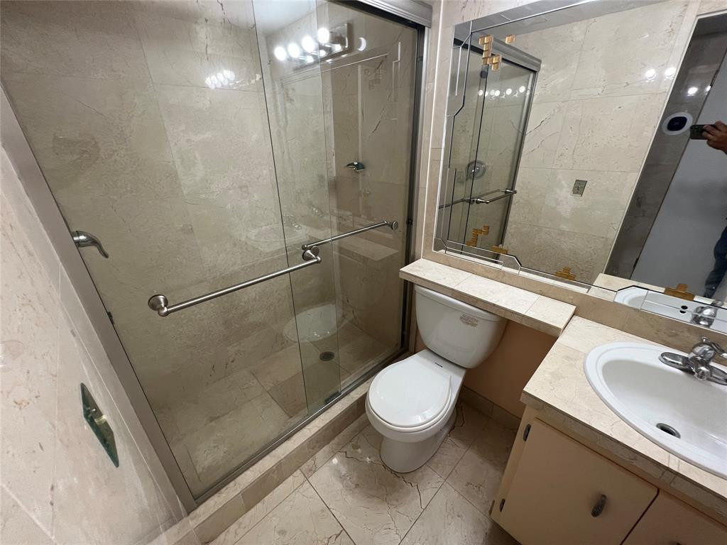 4311 Crystal Lake Drive 421 Property Photo 15