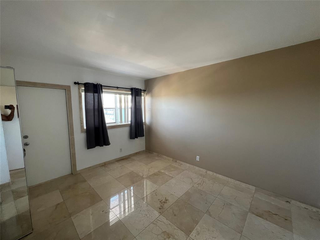 4311 Crystal Lake Drive 421 Property Photo 17