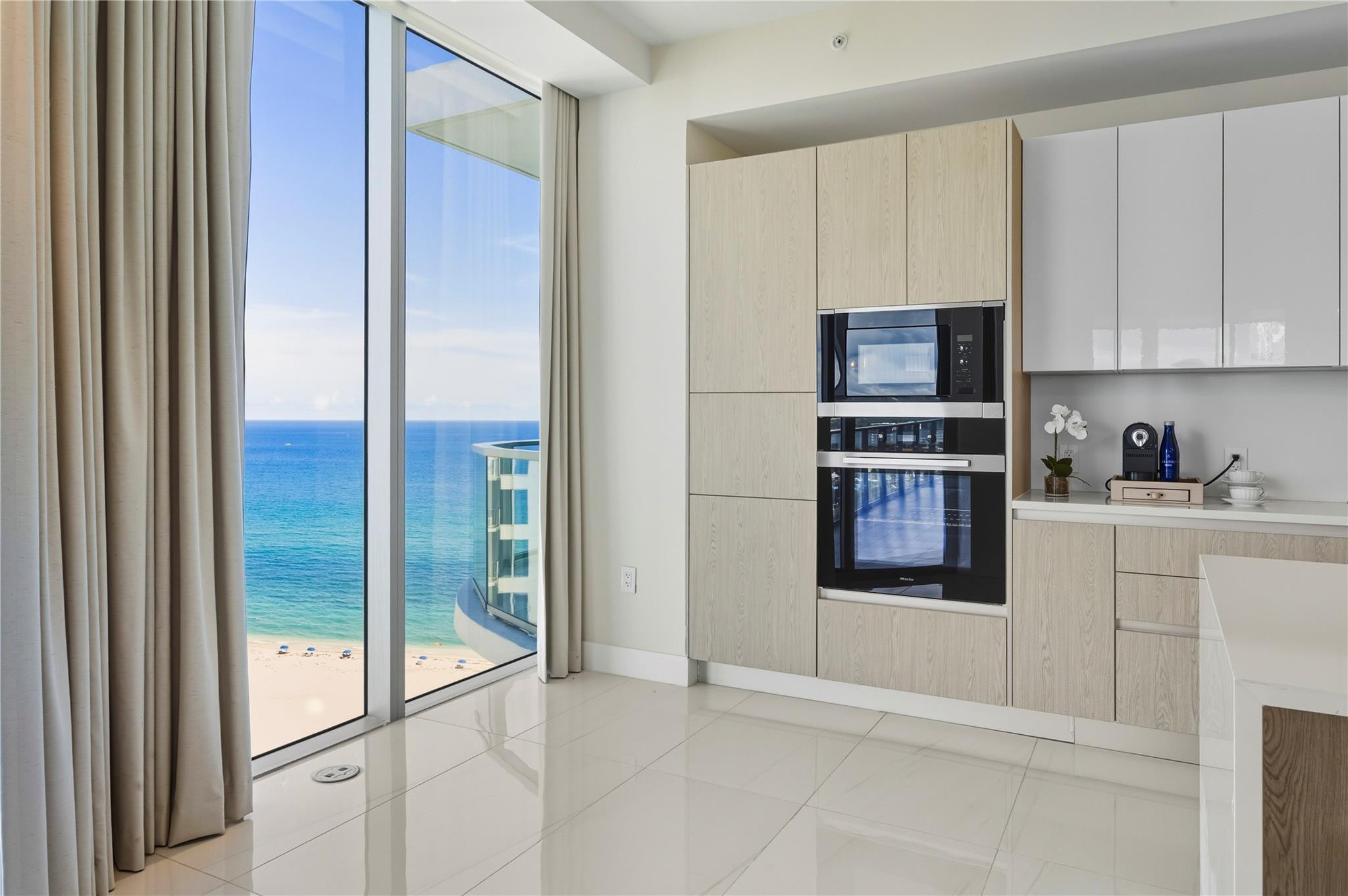 3100 N Ocean Drive Hph6 Property Photo 11