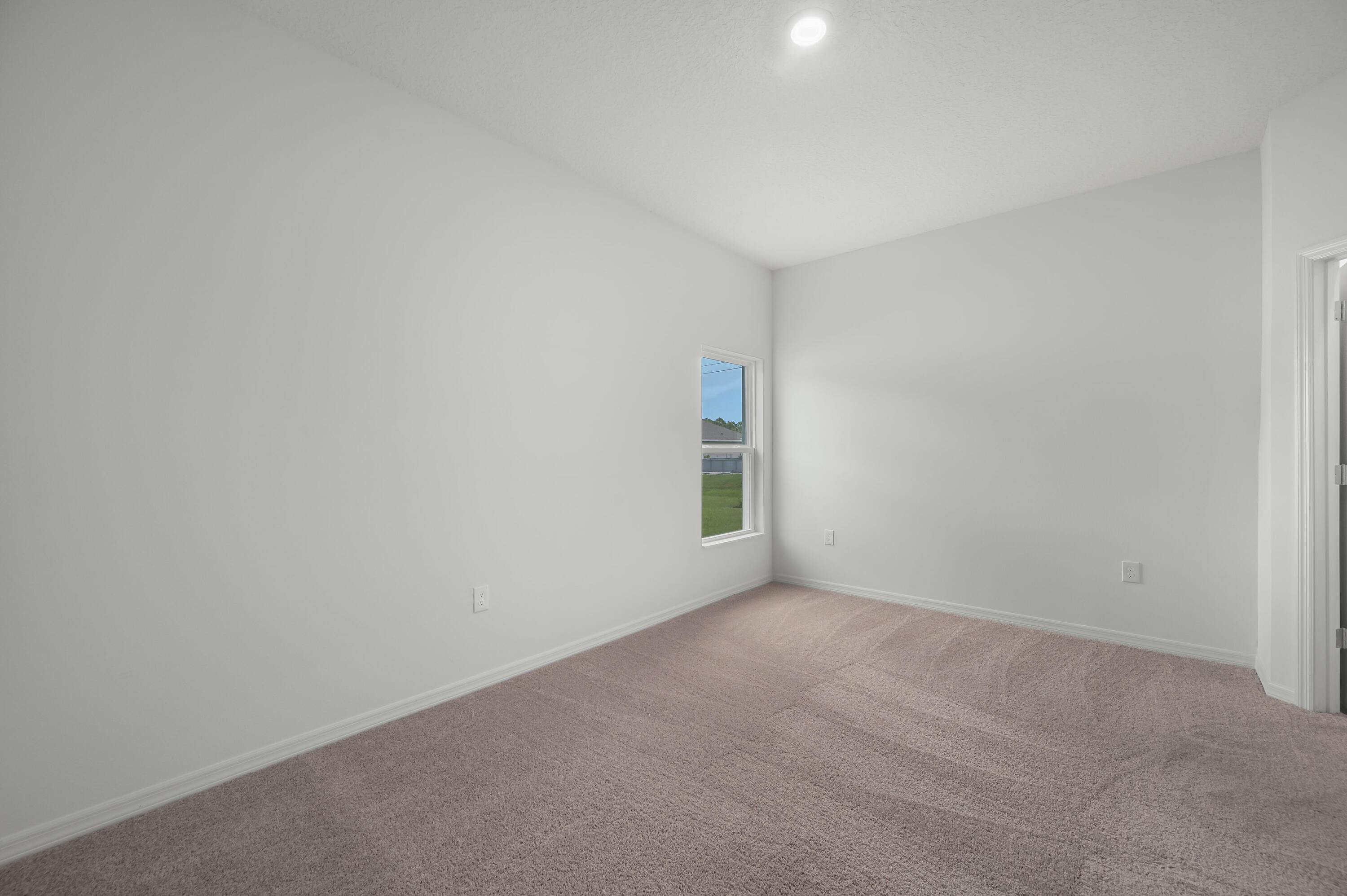 8025 100th Court Property Photo 10