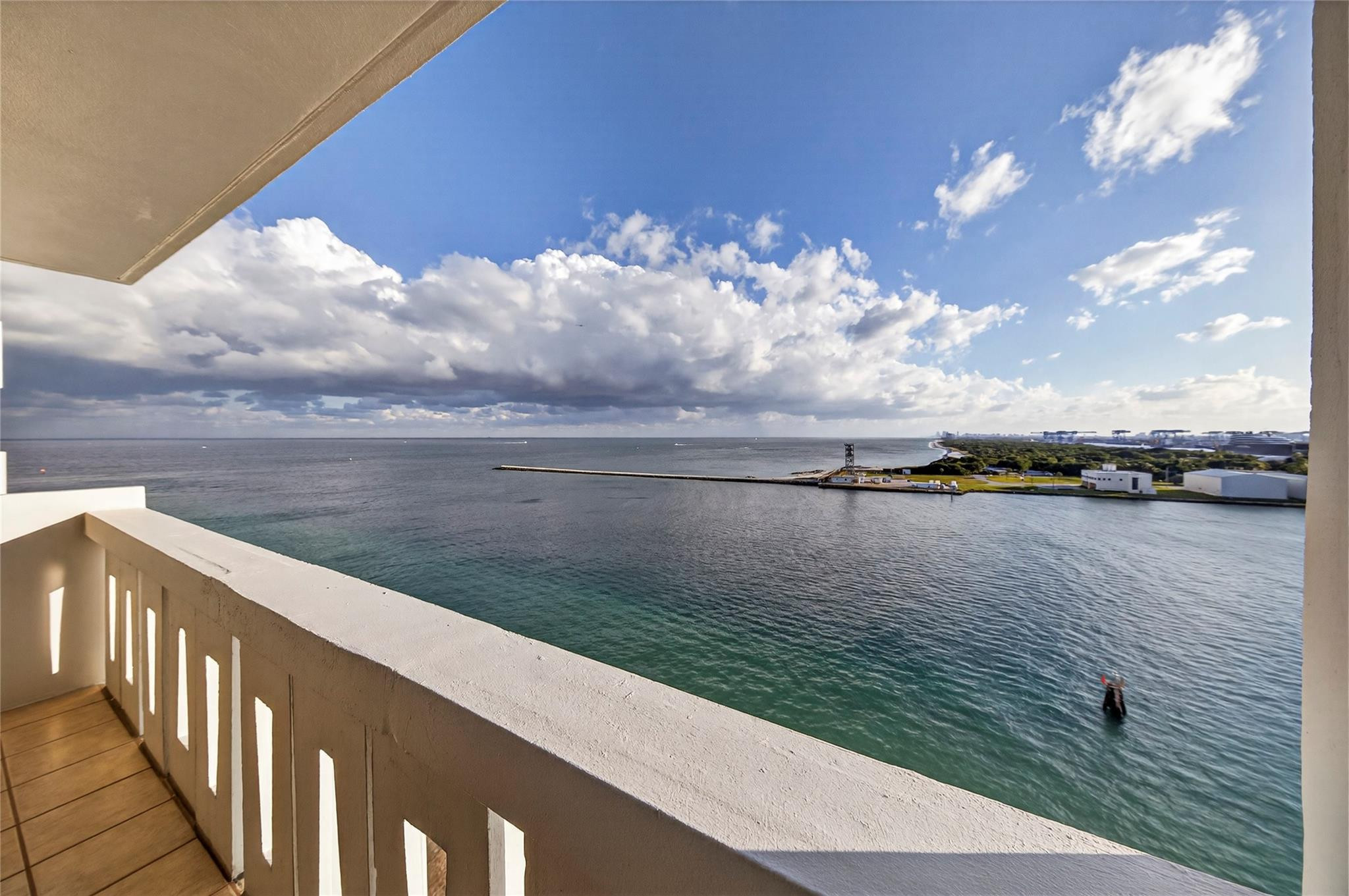 2100 S Ocean Drive 11-l Property Photo 3