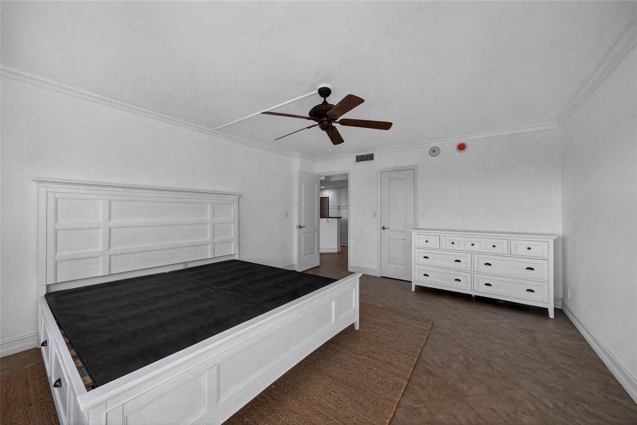 2100 S Ocean Drive 11-l Property Photo 13
