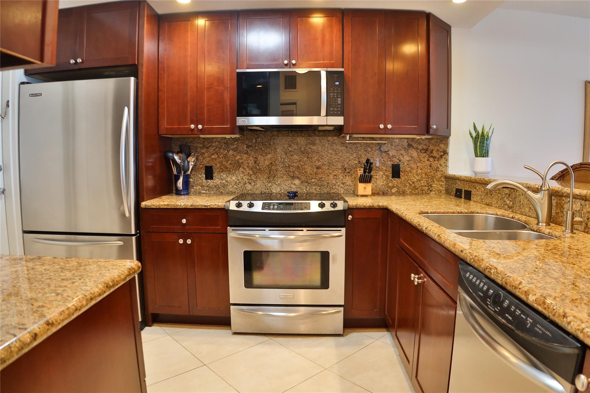 1500 S Ocean Boulevard 603 Property Photo 9