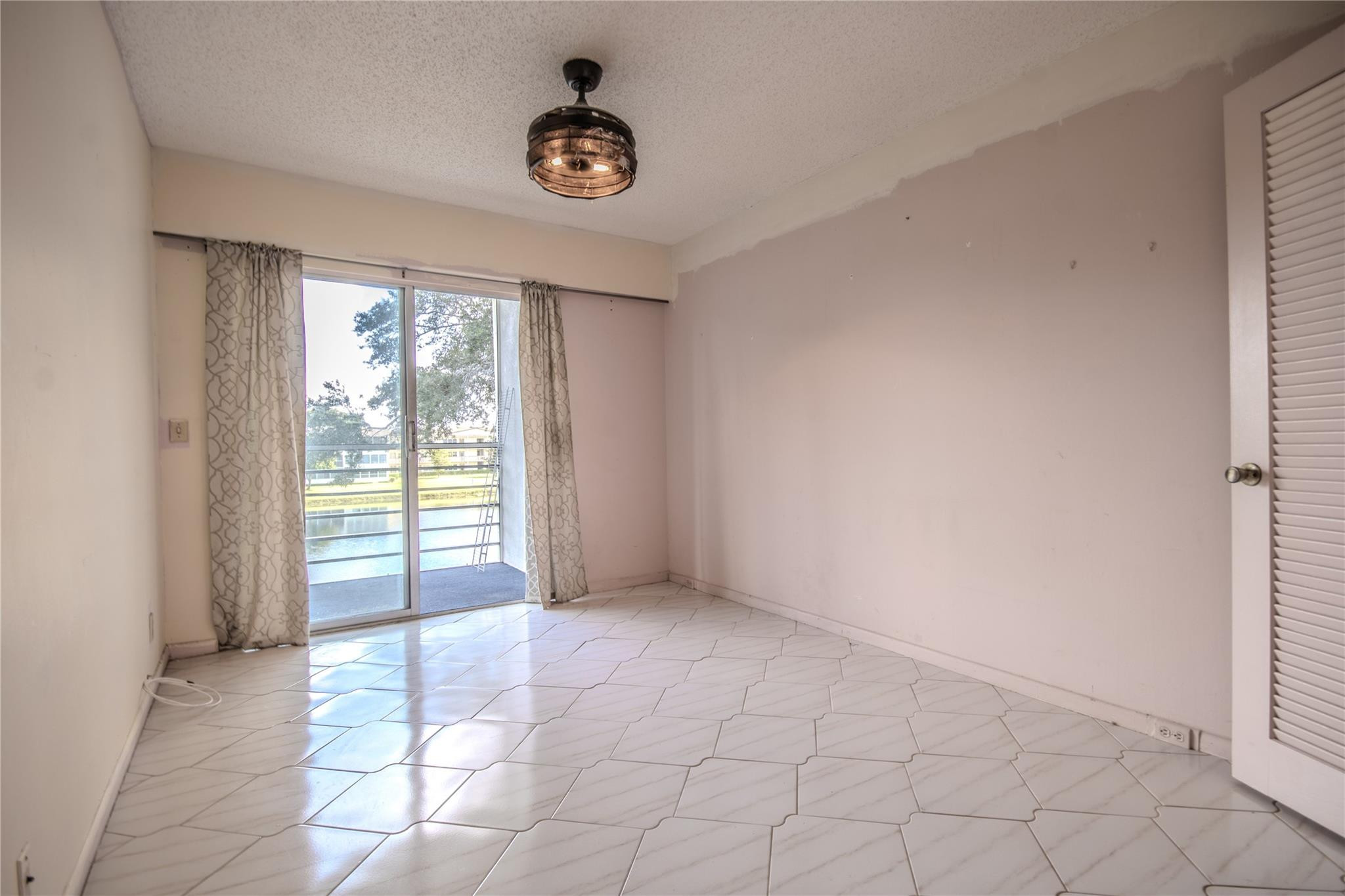 251 Preston F 251 Property Photo 5
