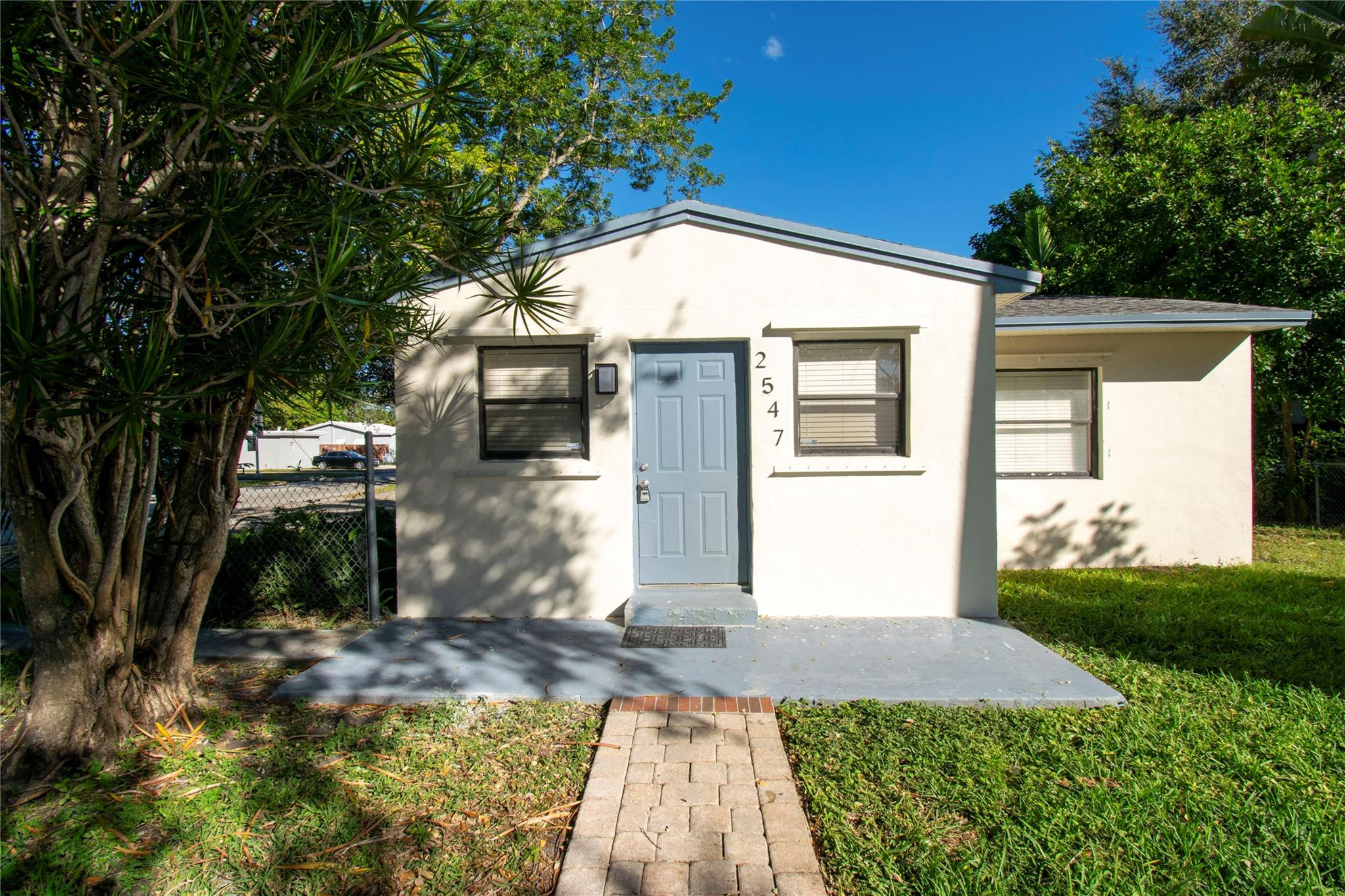 2547 Roosevelt Street Property Photo 1