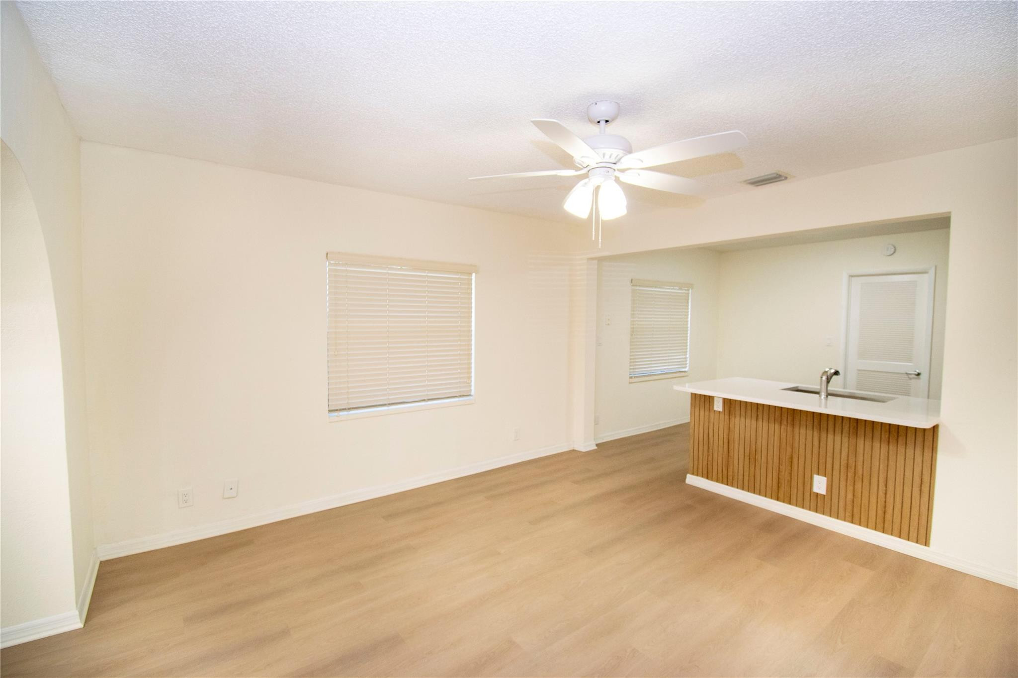 2547 Roosevelt Street Property Photo 6