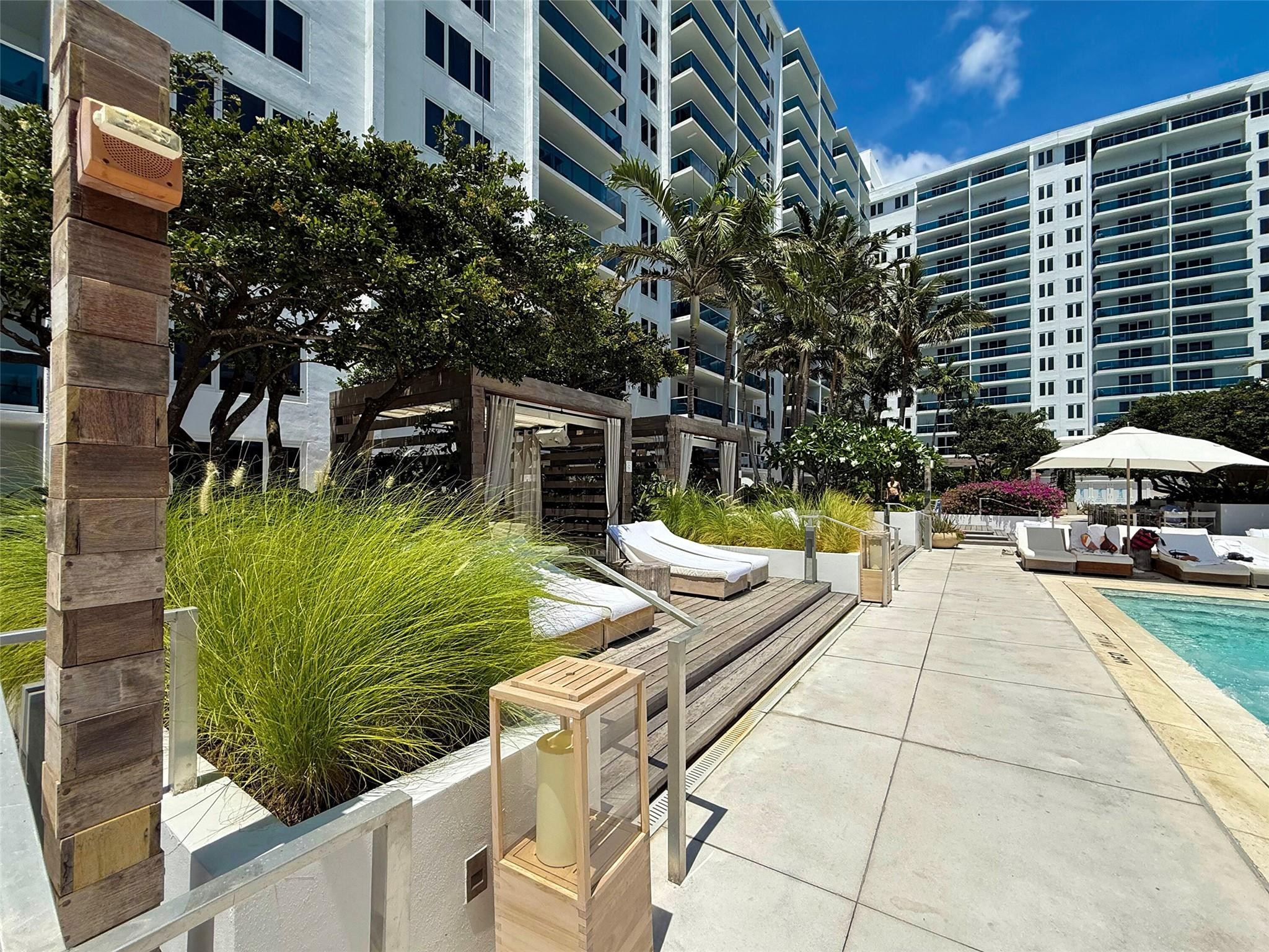 2301 Collins Avenue 323 Property Photo 12