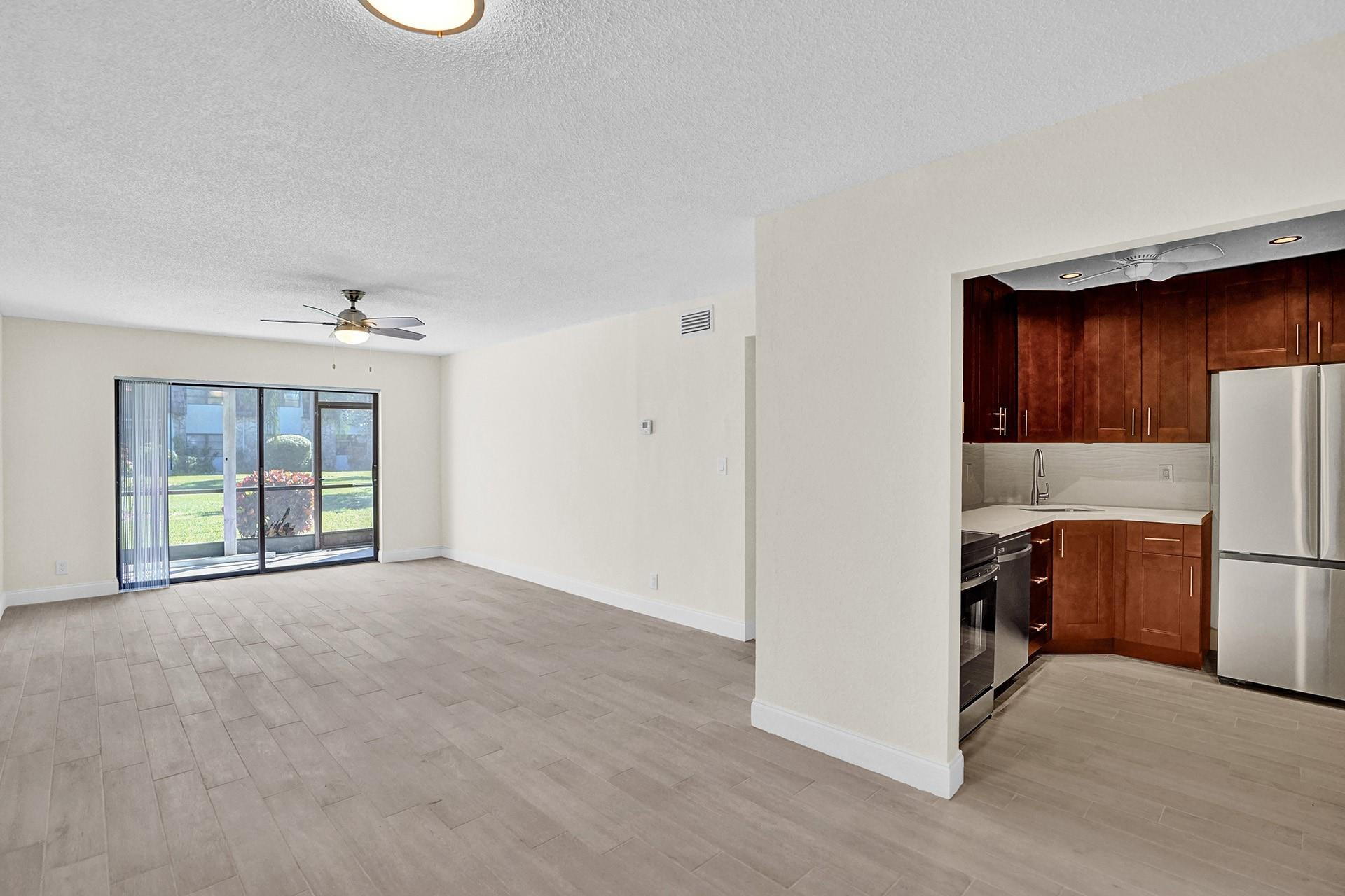 3115 Oakland Shores Drive E109 Property Photo 6