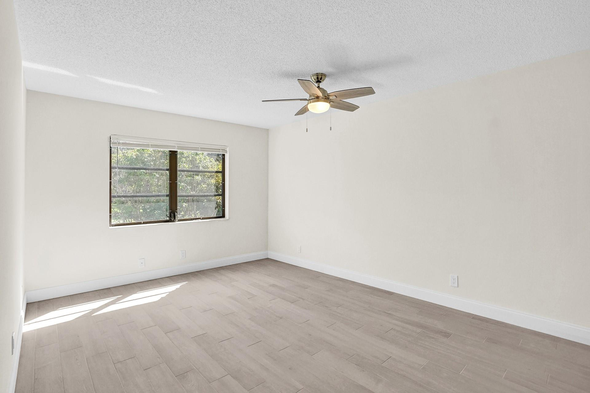 3115 Oakland Shores Drive E109 Property Photo 14