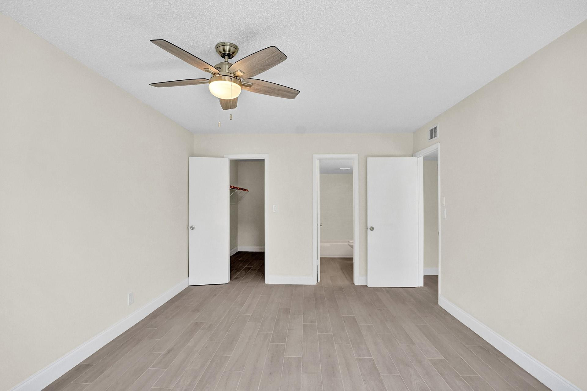 3115 Oakland Shores Drive E109 Property Photo 17