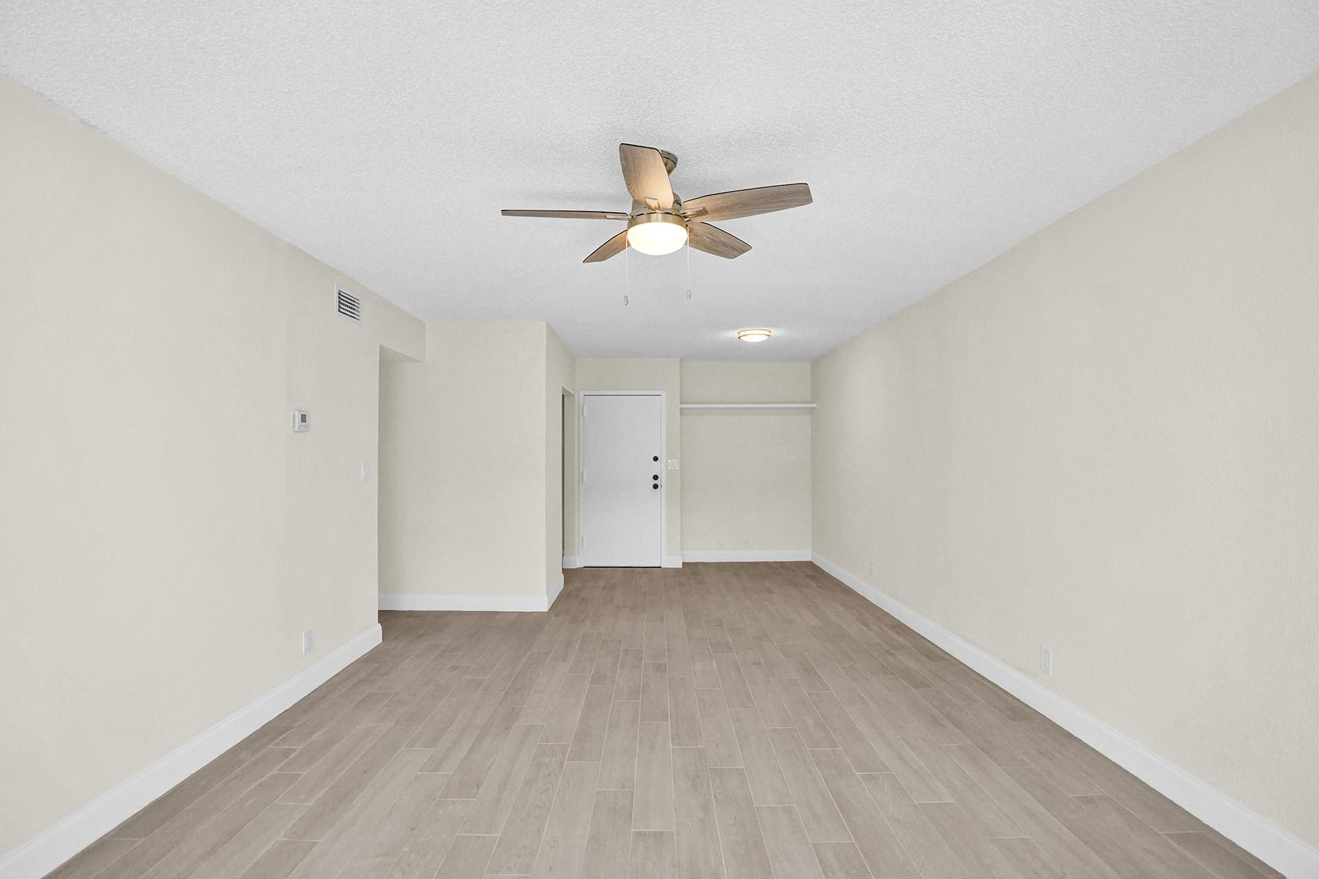 3115 Oakland Shores Drive E109 Property Photo 25
