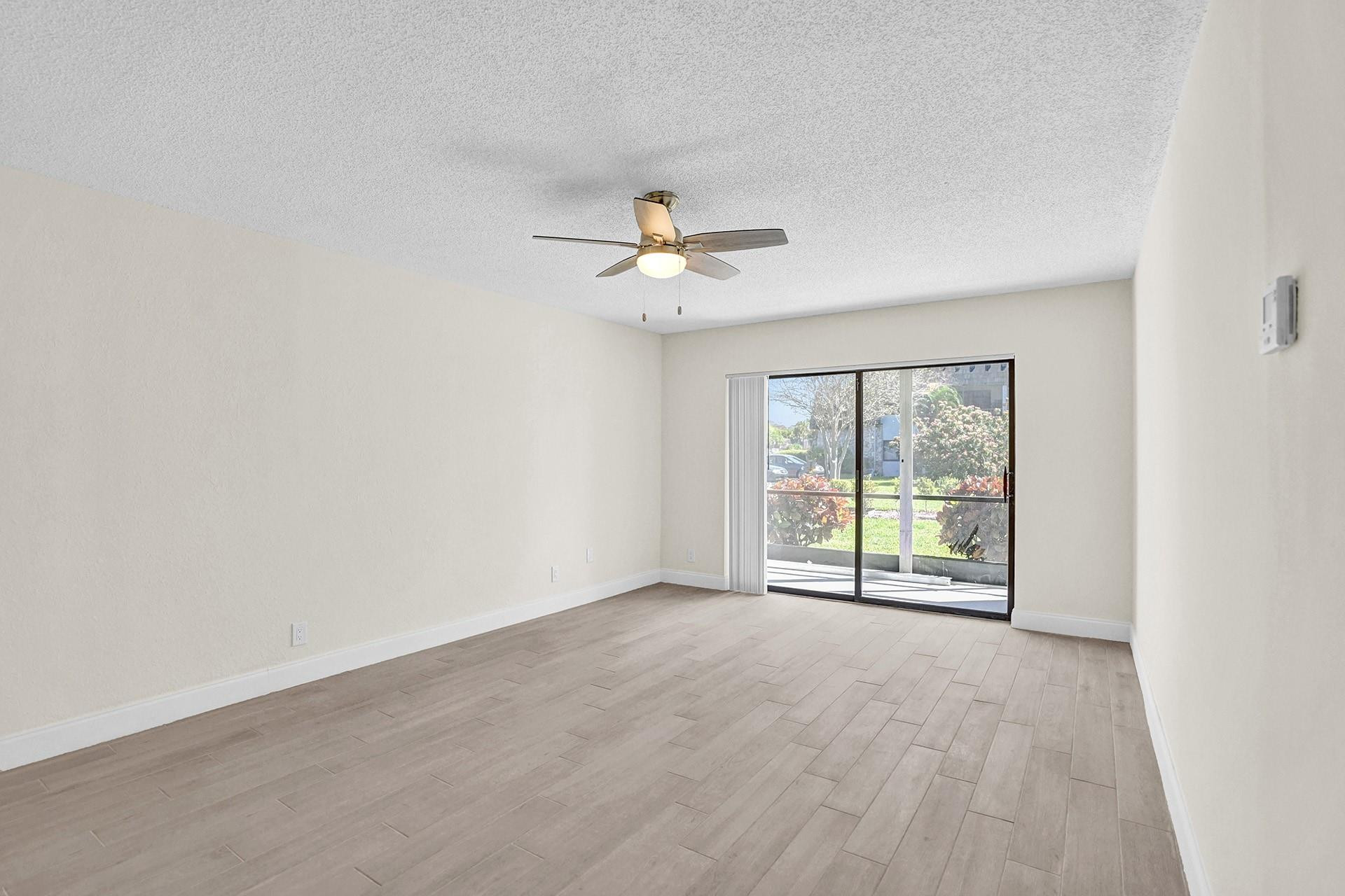 3115 Oakland Shores Drive E109 Property Photo 27