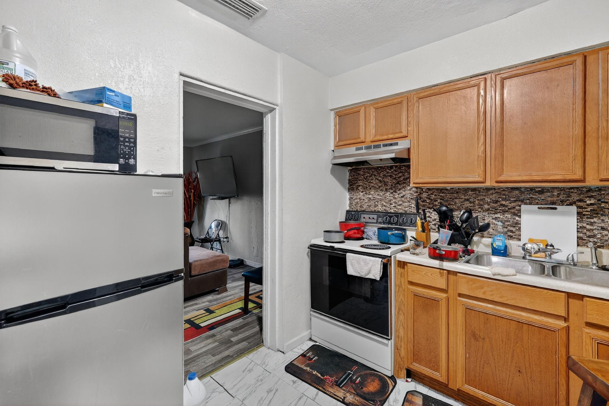 1030 Nw 13 Avenue Property Photo 6