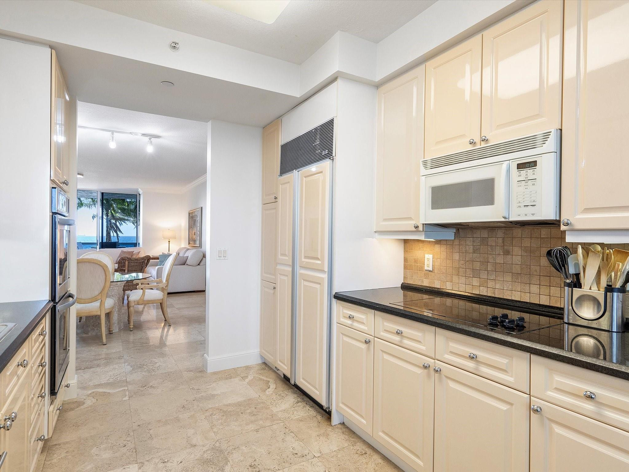3200 N Ocean Boulevard 504 Property Photo 12