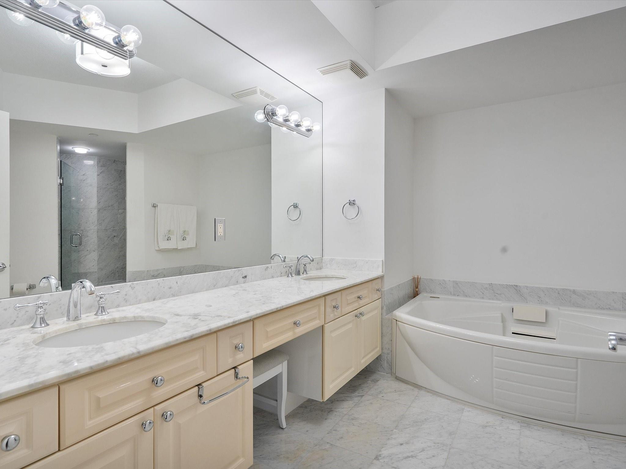 3200 N Ocean Boulevard 504 Property Photo 18