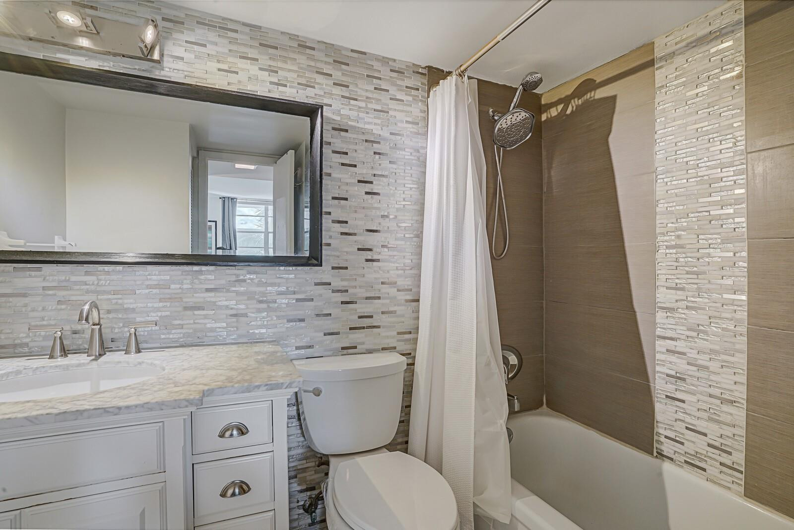 1609 N Riverside Drive 304 Property Photo 22