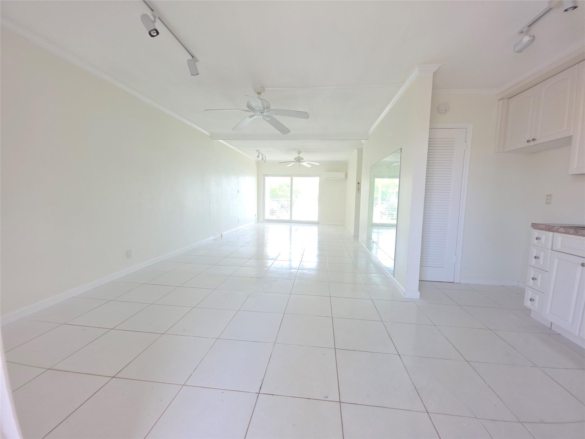 2131 Ne 42nd Court 209e Property Photo 10