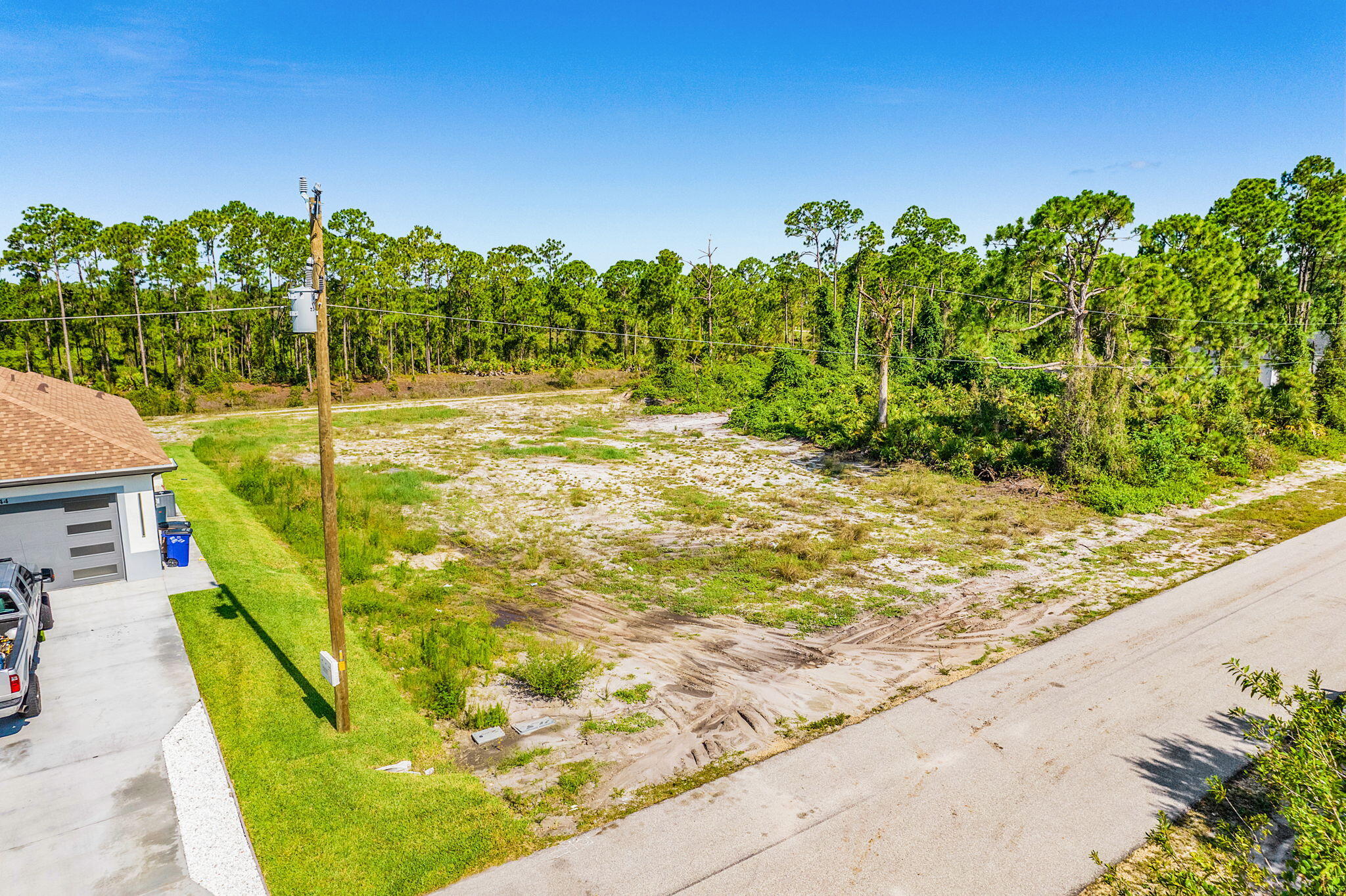 842 Genoa Avenue Property Photo 4