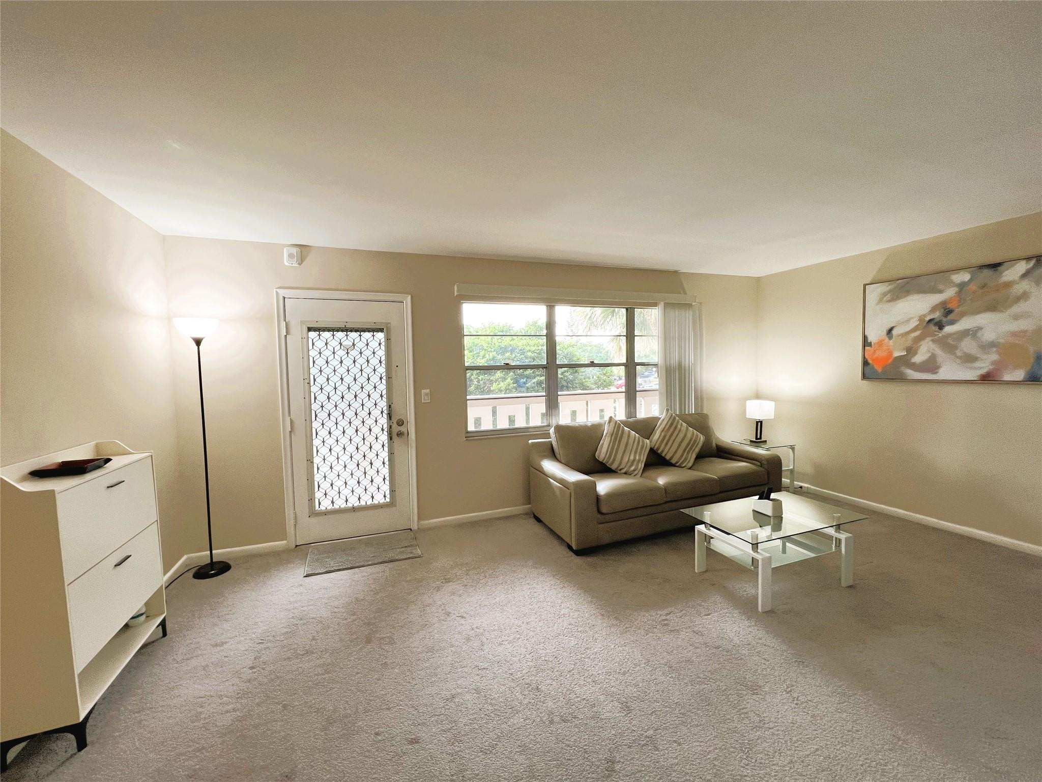 1902 Bermuda Circle H-2 Property Photo 16