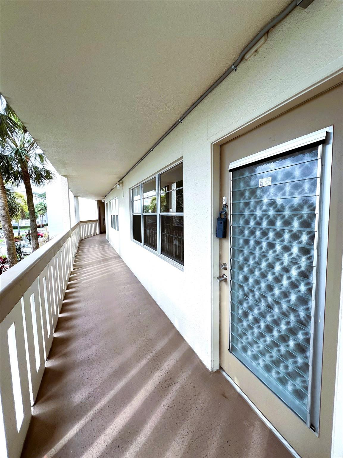 1902 Bermuda Circle H-2 Property Photo 17