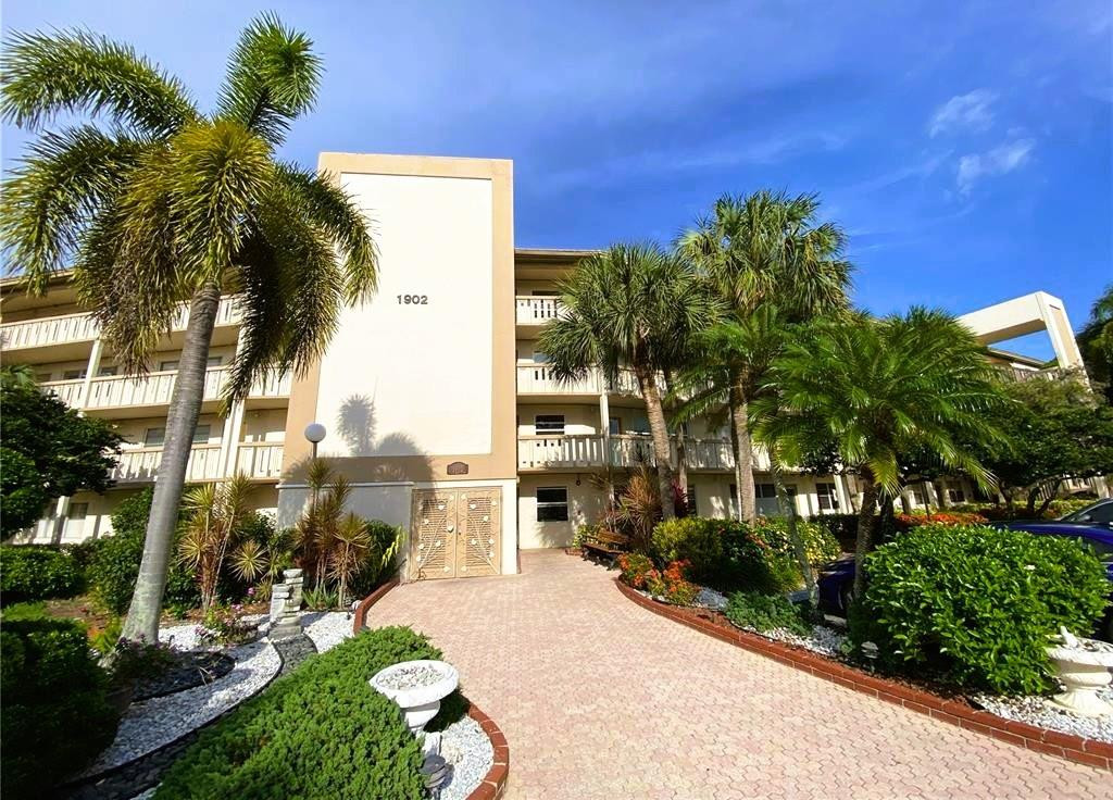 1902 Bermuda Circle H-2 Property Photo 25