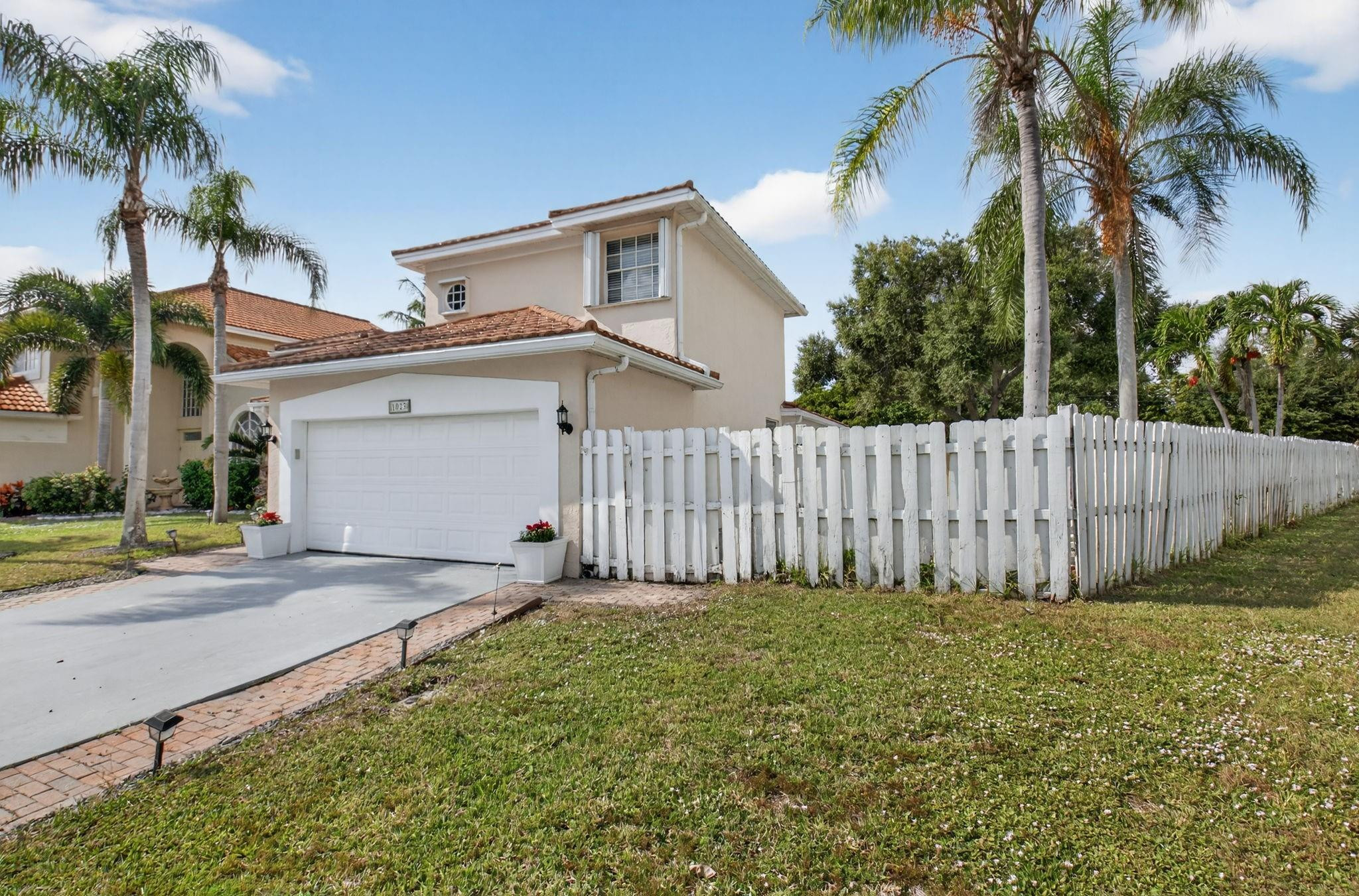1023 Fairfax Circle Property Photo 3