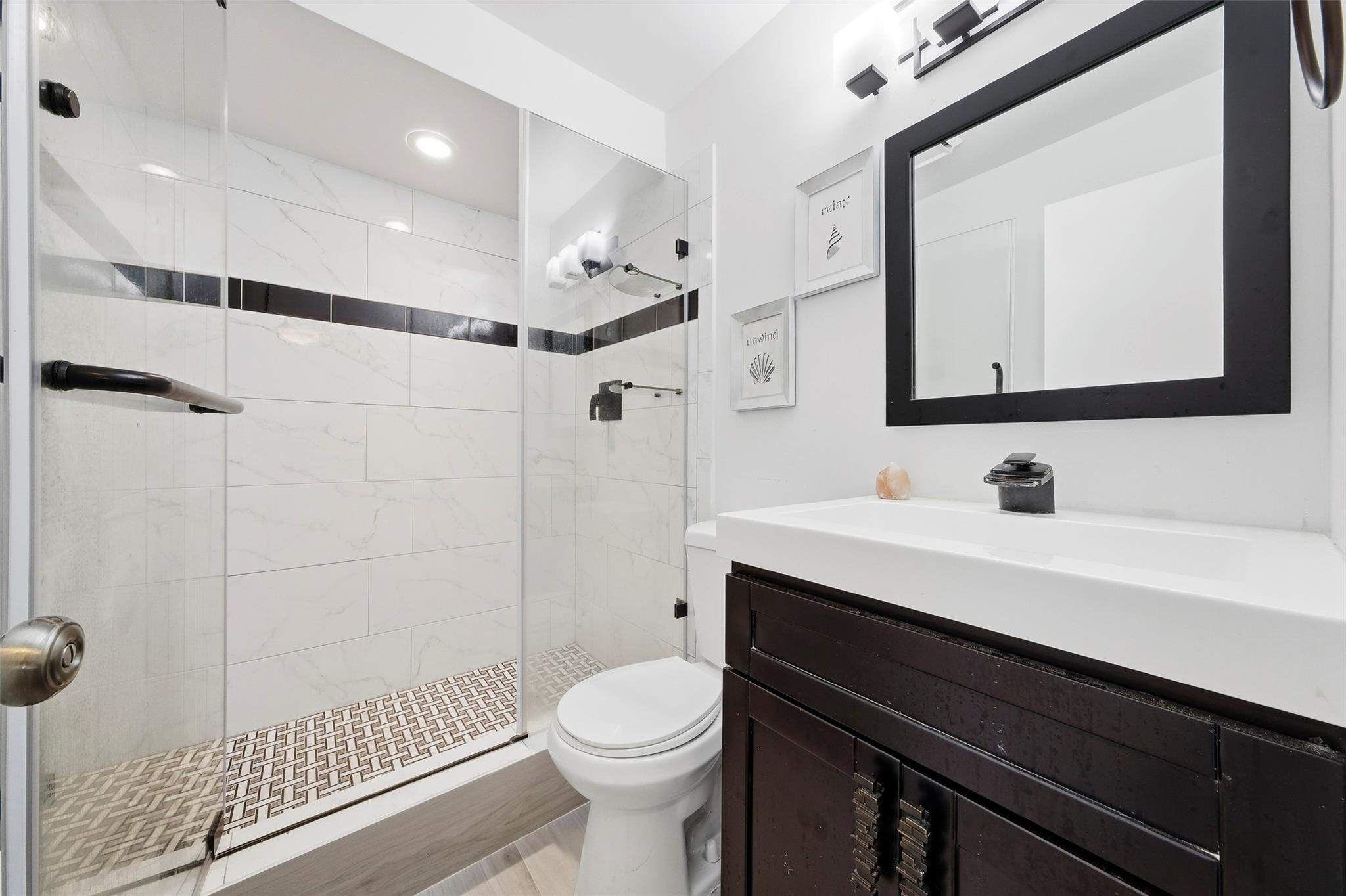 1450 N Riverside Drive 201 Property Photo 16
