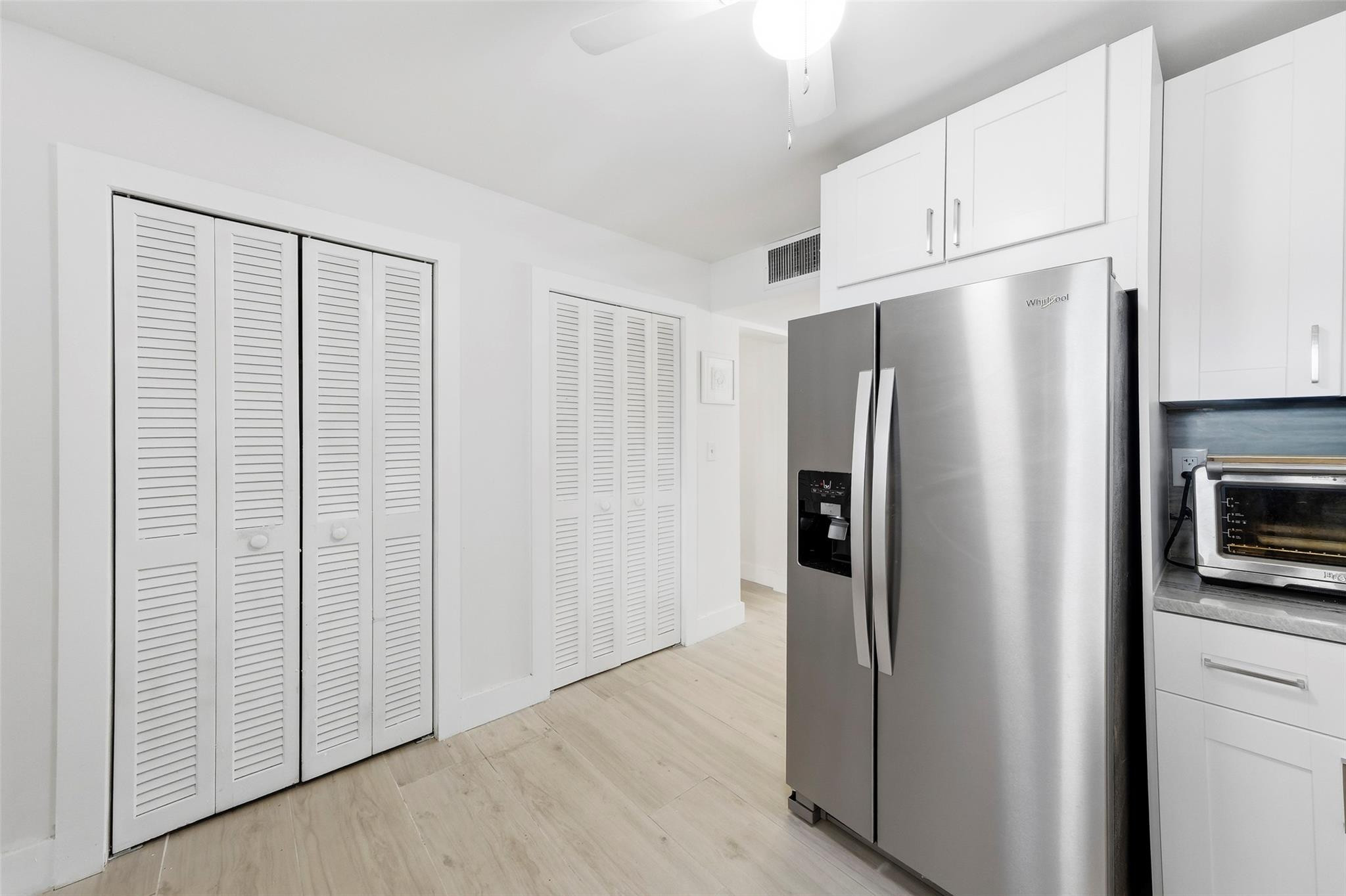 1450 N Riverside Drive 201 Property Photo 20