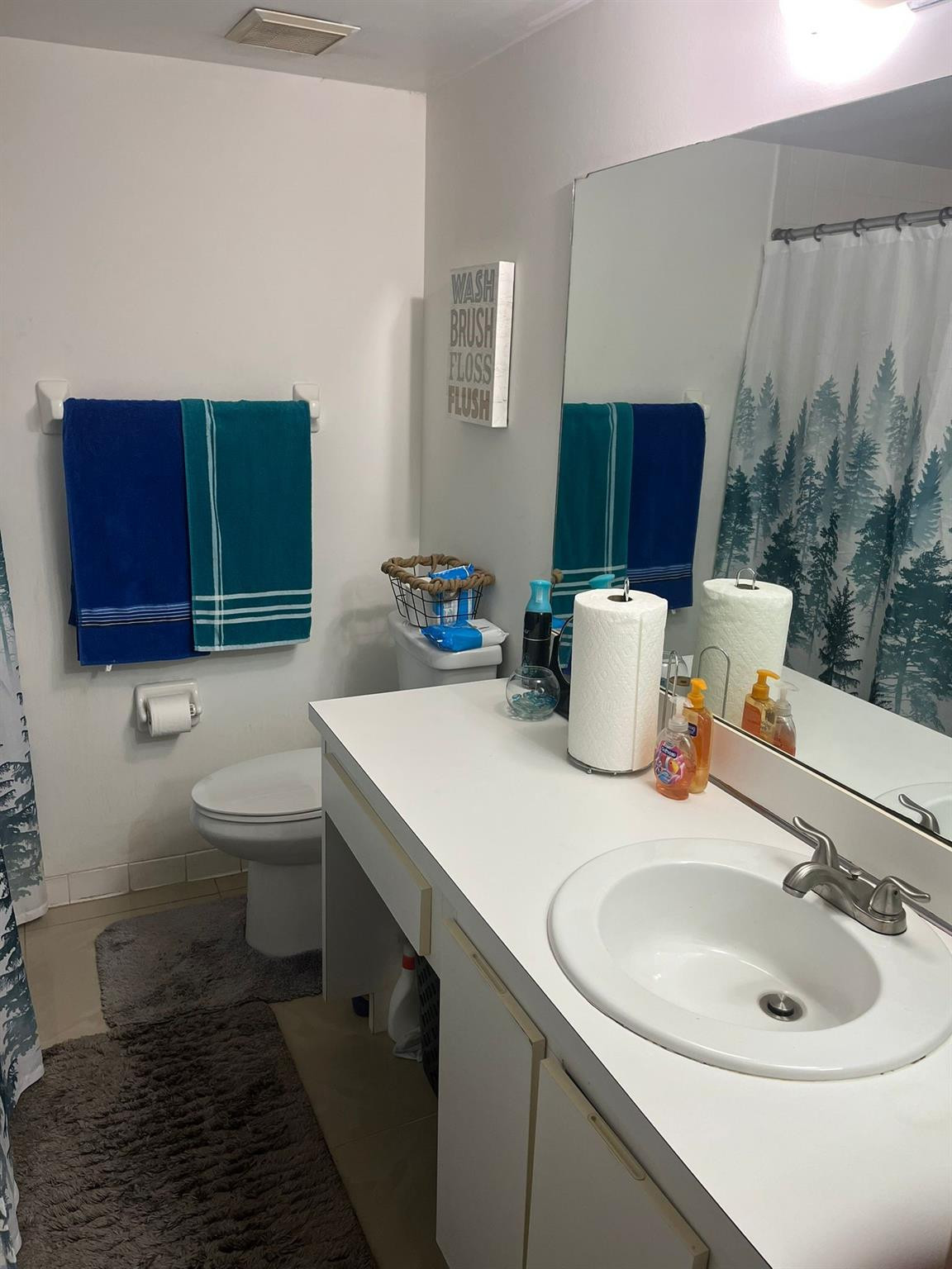 3053 N Oakland Forest Drive 201 Property Photo 15