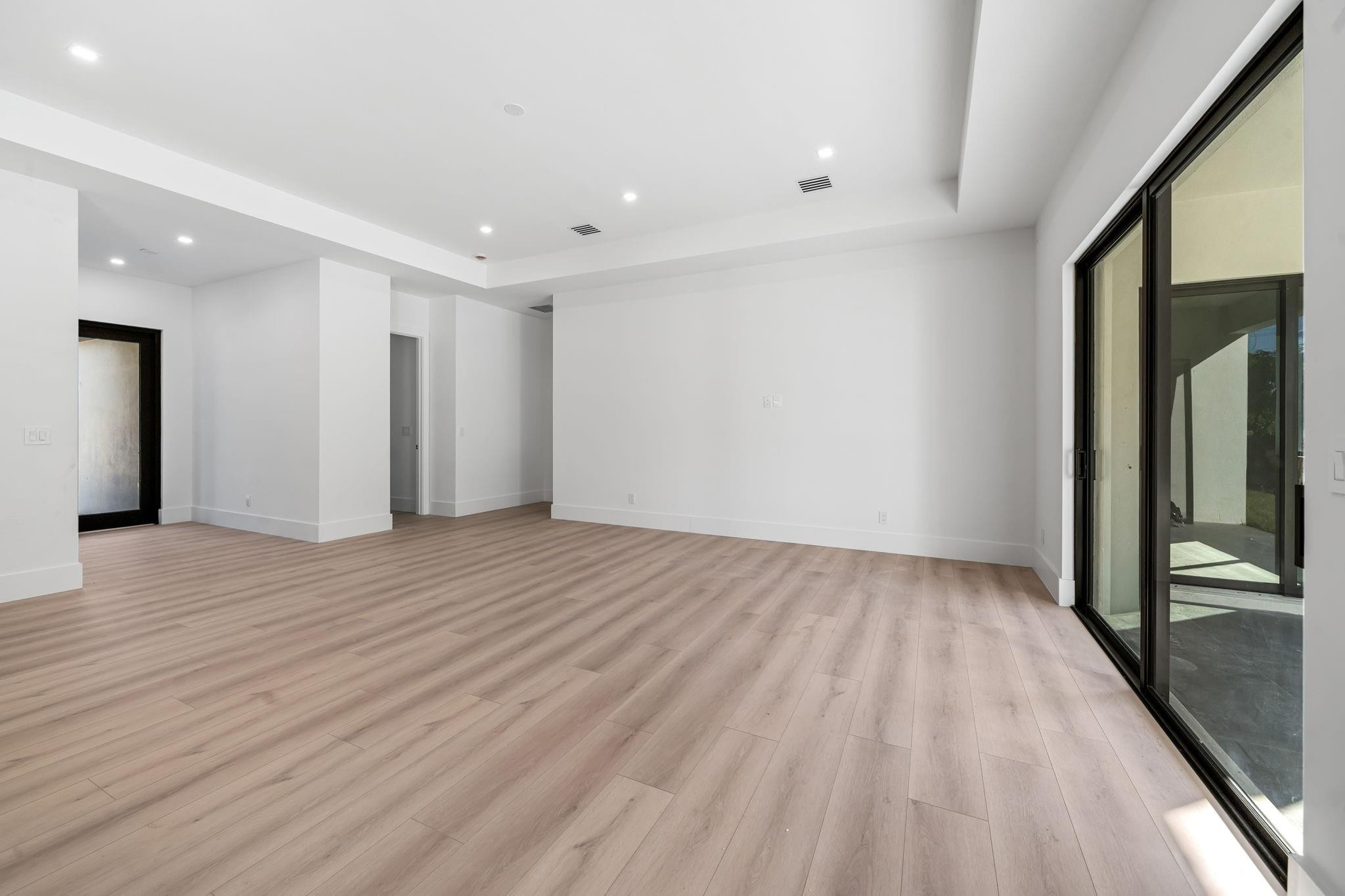 18853 42nd Road Property Photo 5