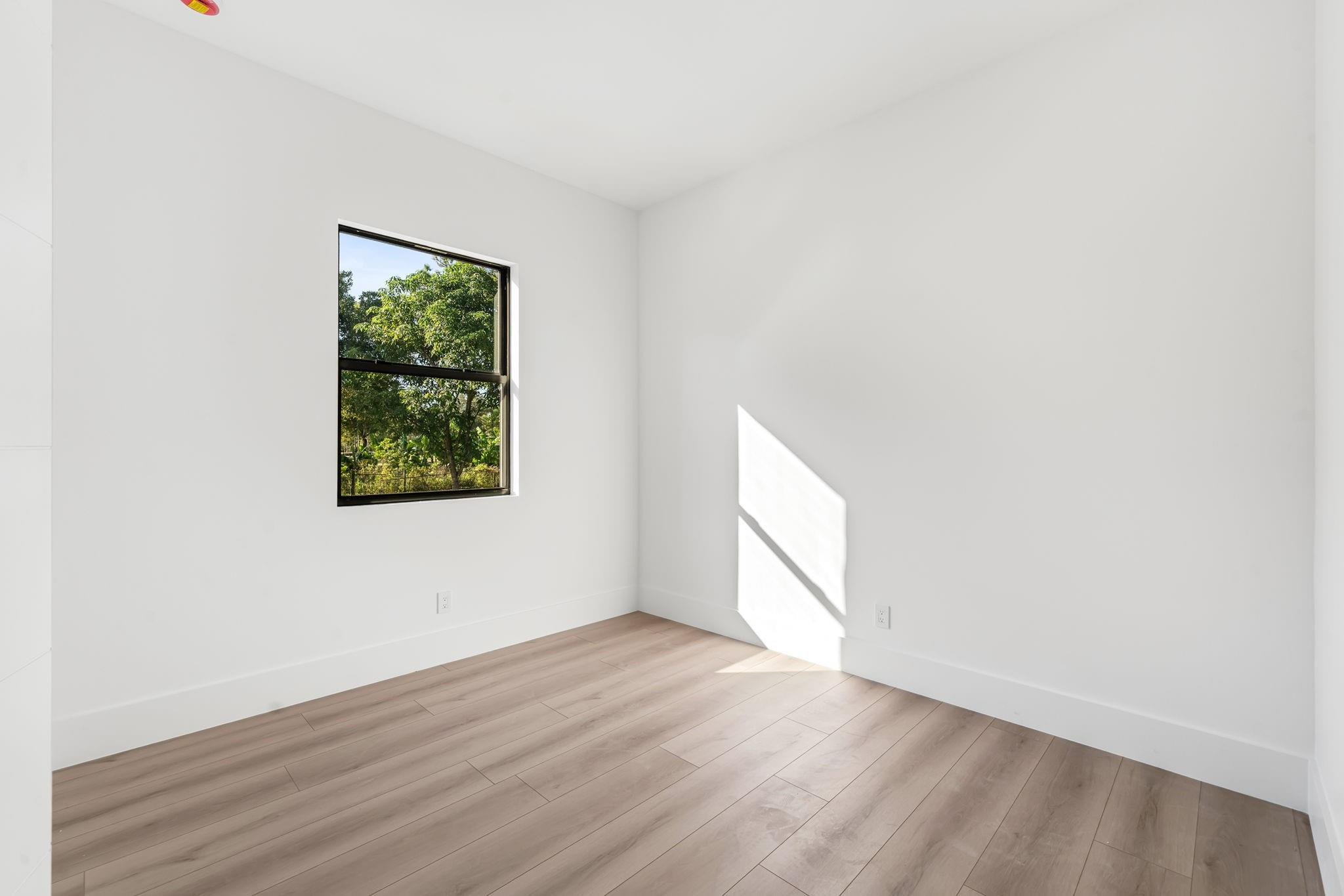 18853 42nd Road Property Photo 16