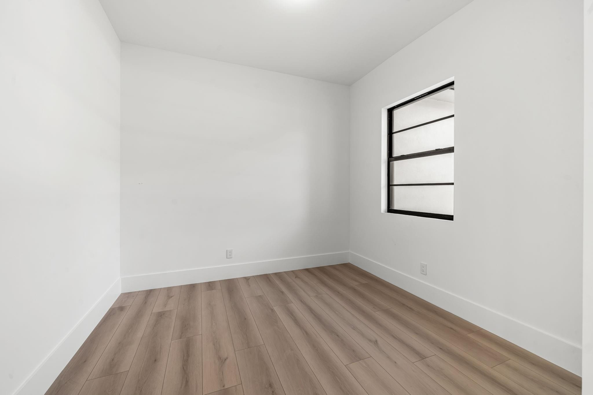 18853 42nd Road Property Photo 19
