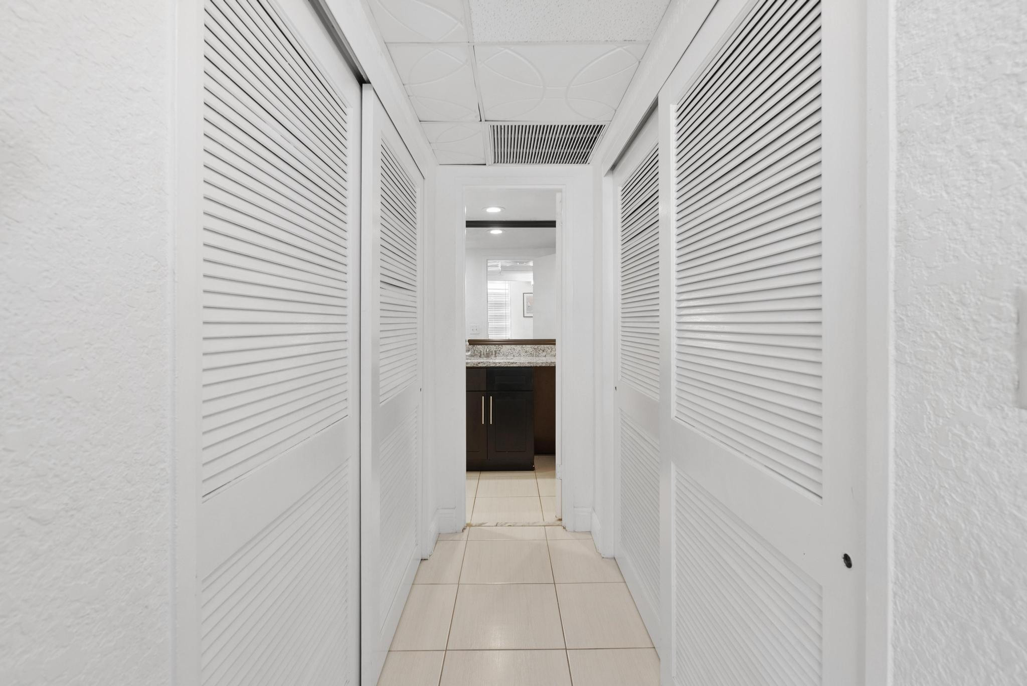 4001 S Ocean Drive 14d Property Photo 17
