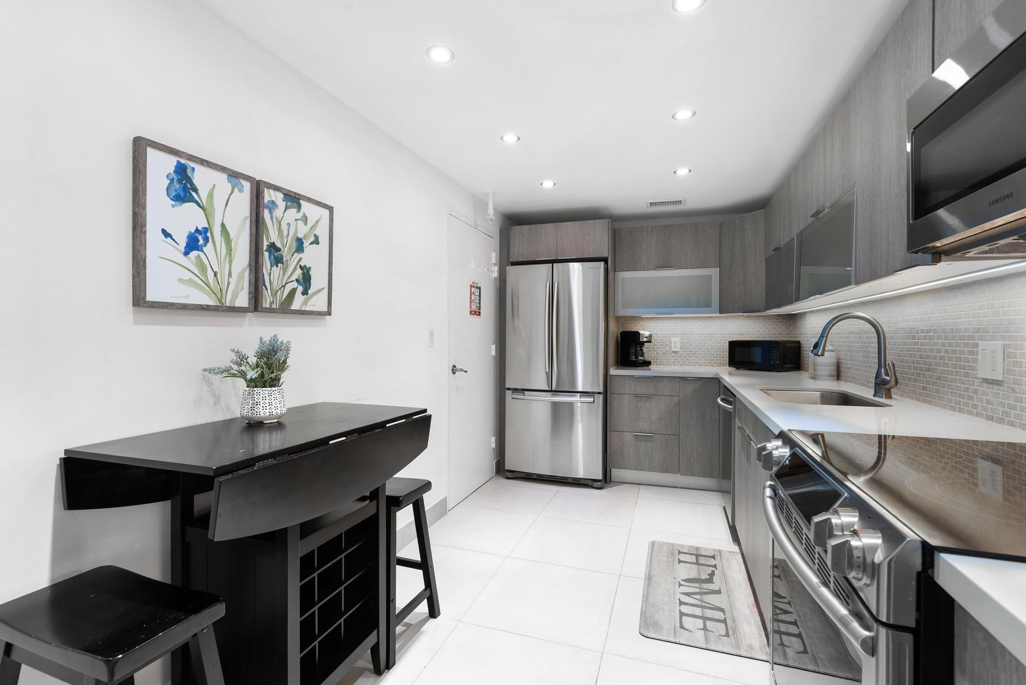 4001 S Ocean Drive 8e Property Photo 6