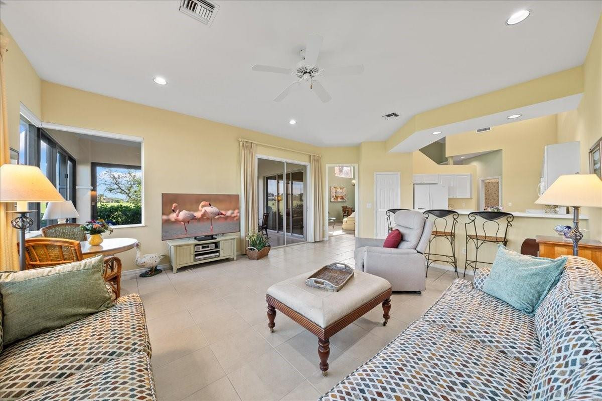 1725 Victoria Circle Property Photo 10