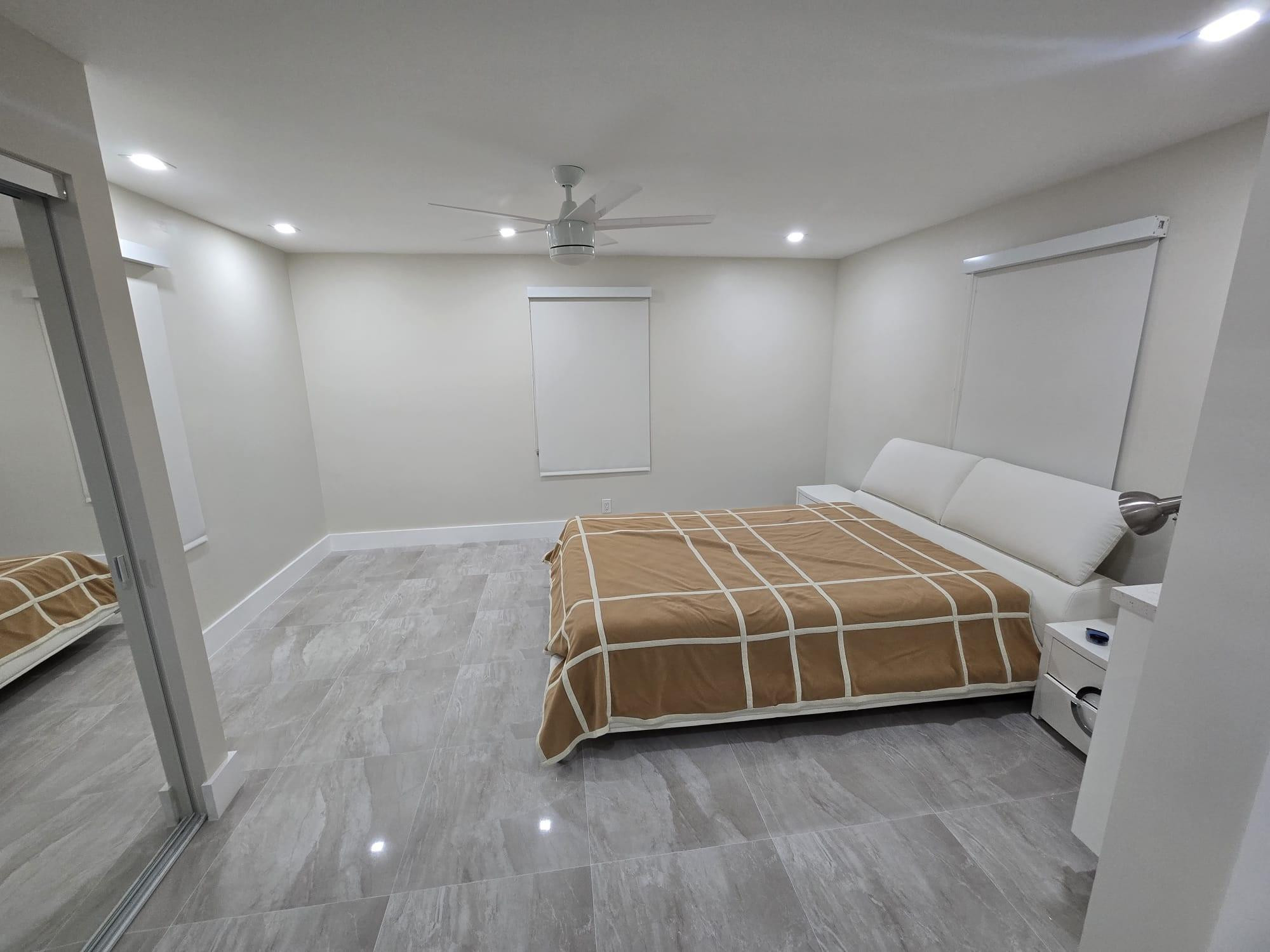 2207 Taft Street Property Photo 6