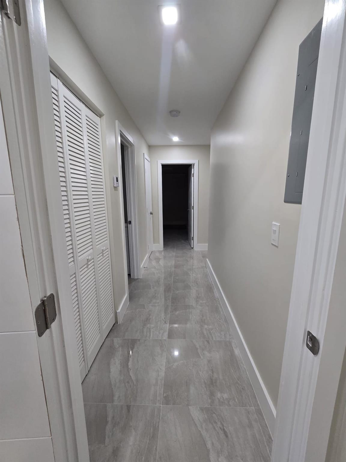 2207 Taft Street Property Photo 8