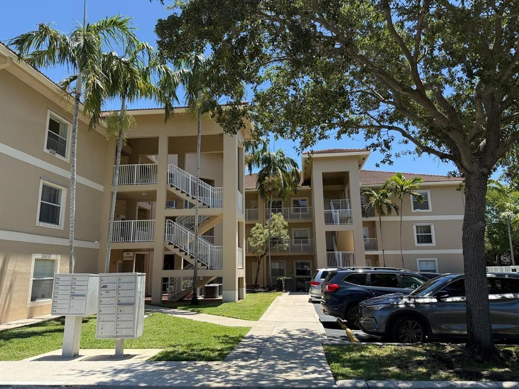 2941 Riverside Drive 303