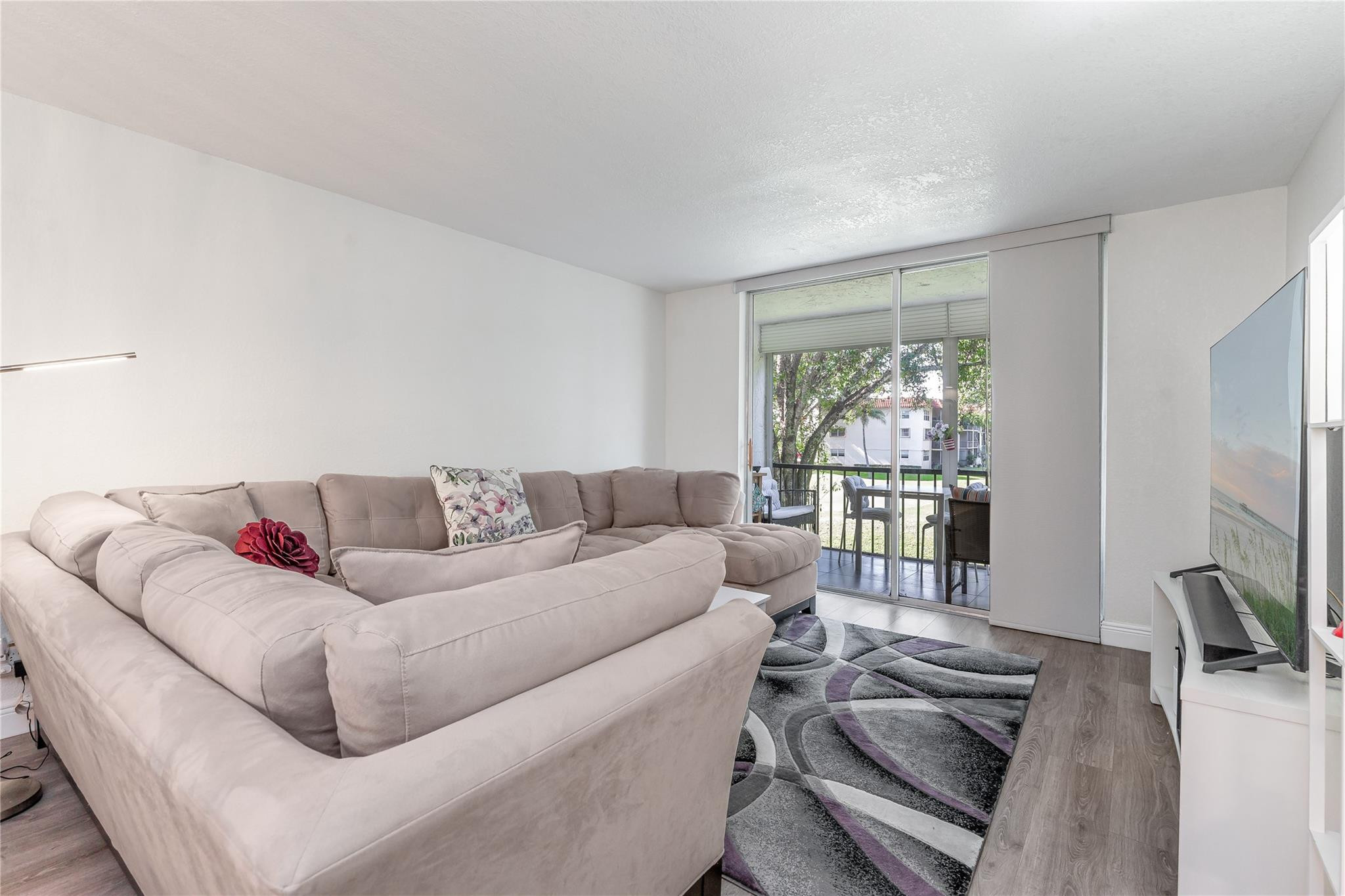 8901 S Hollybrook Boulevard 201 Property Photo 12