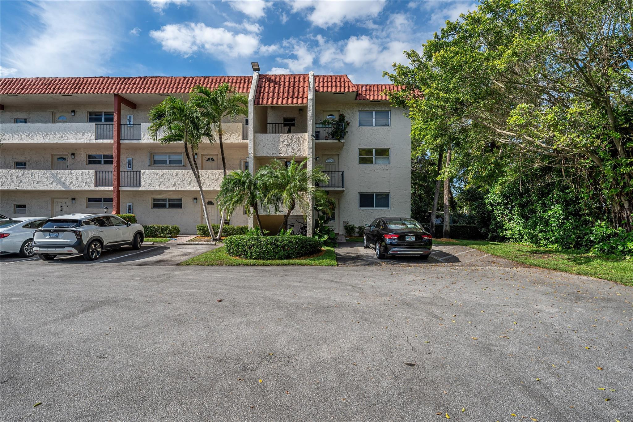 8901 S Hollybrook Boulevard 201 Property Photo 20