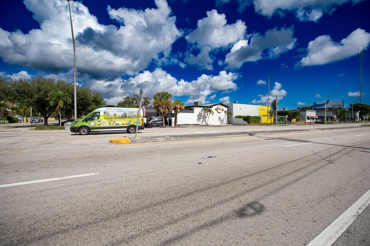 5738 W Hallandale Beach Boulevard Property Photo 26