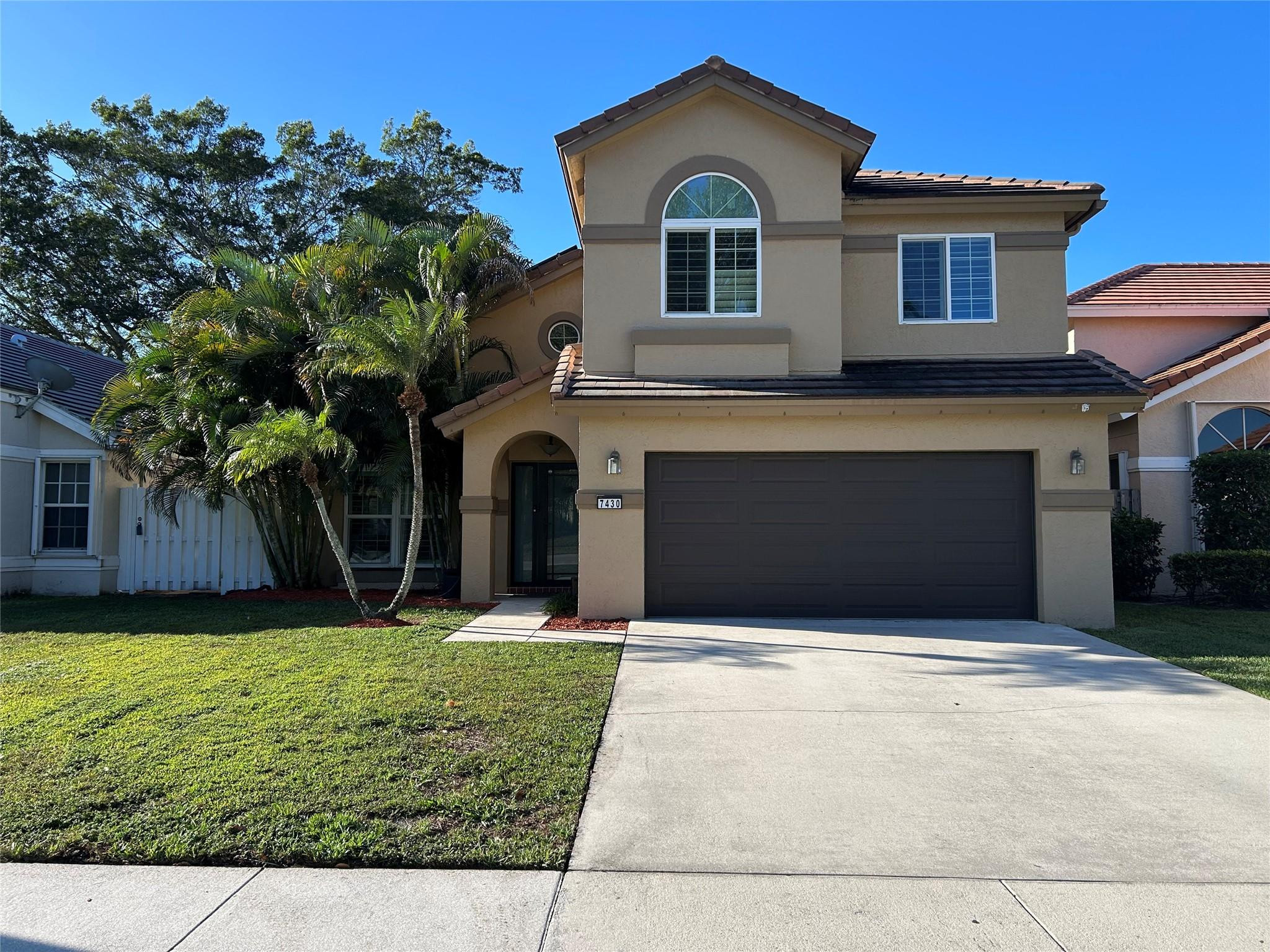 7430 Ashley Shores Circle Property Photo 1