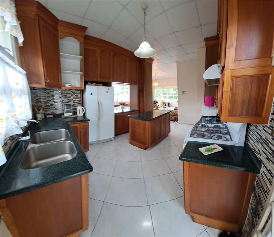 21 Southern Main Road Duncan Village Property Photo 11