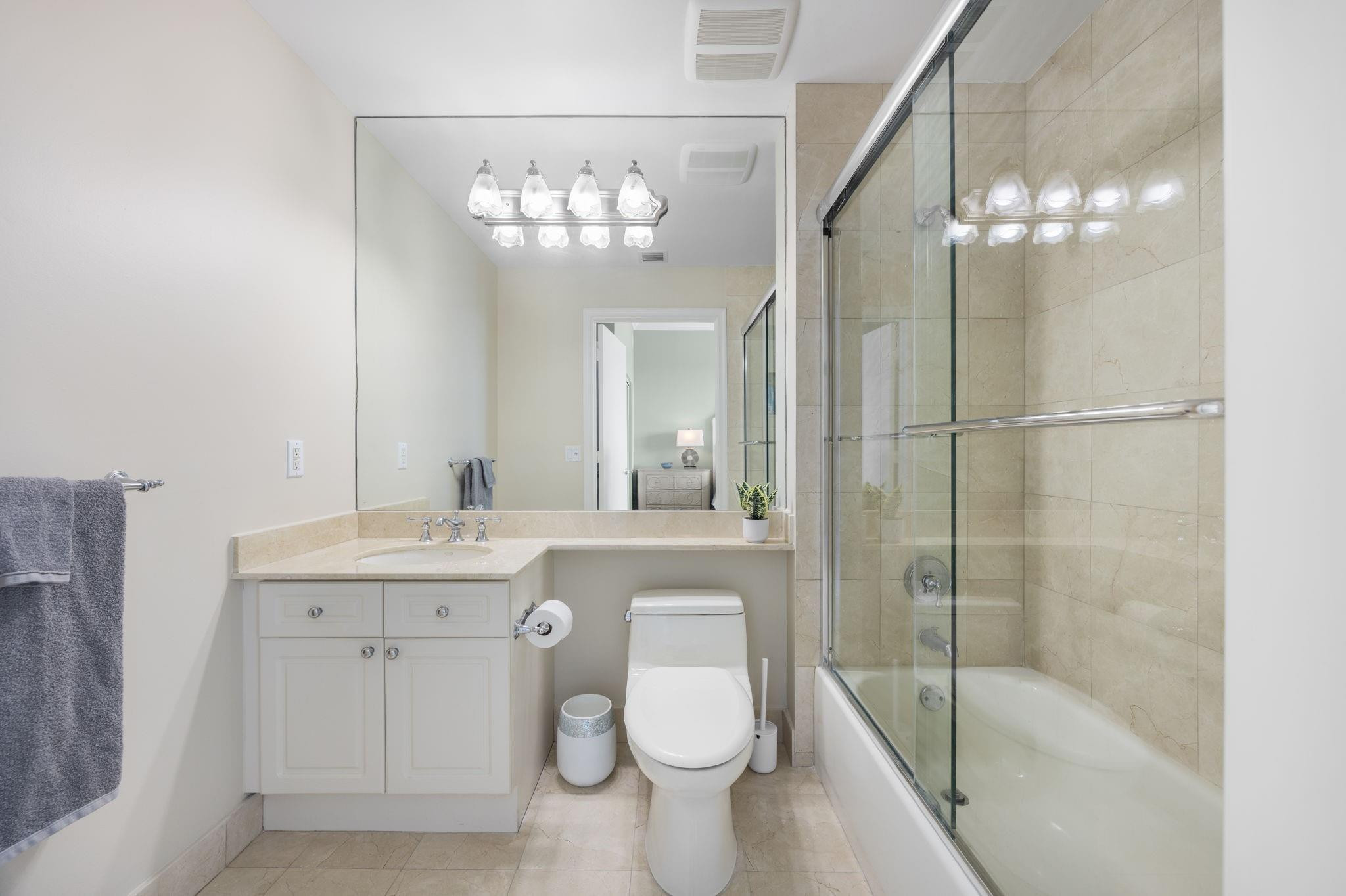 111 Se 8th Avenue Ph-1701 Property Photo 24