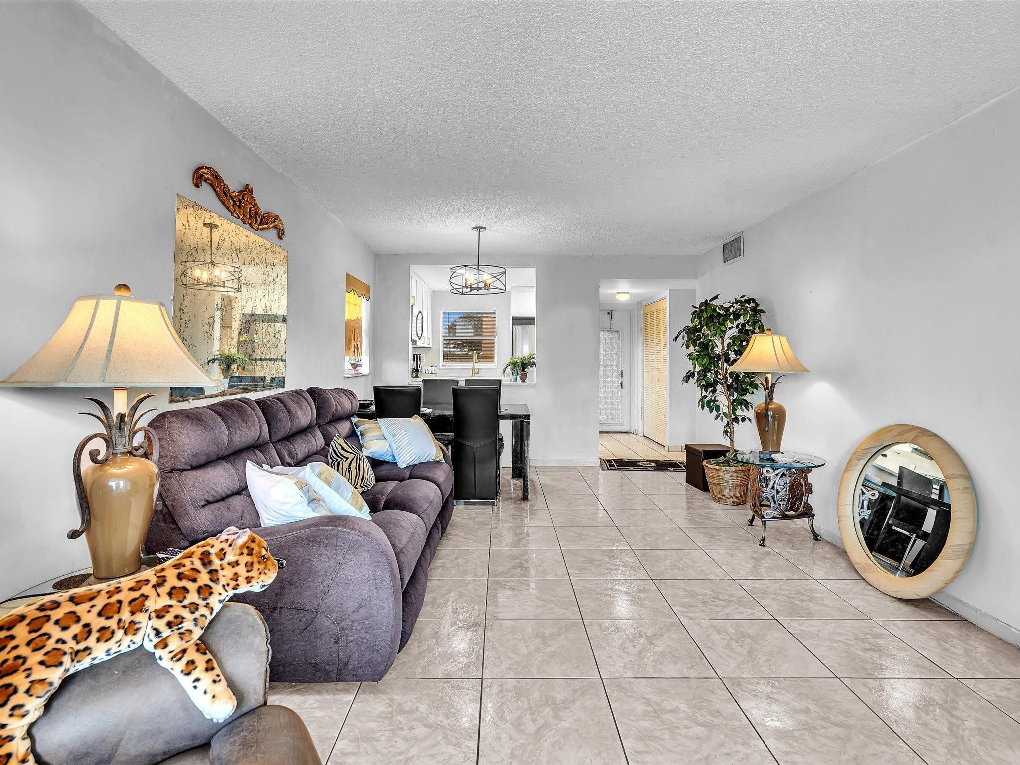 9041 Sunrise Lakes Boulevard 113 Property Photo 6