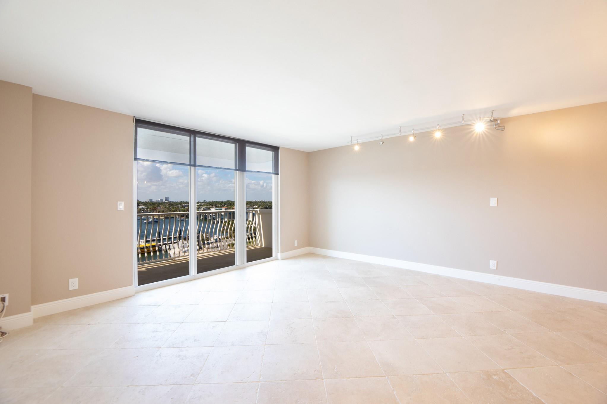 1 Las Olas Circle 605 Property Photo 3