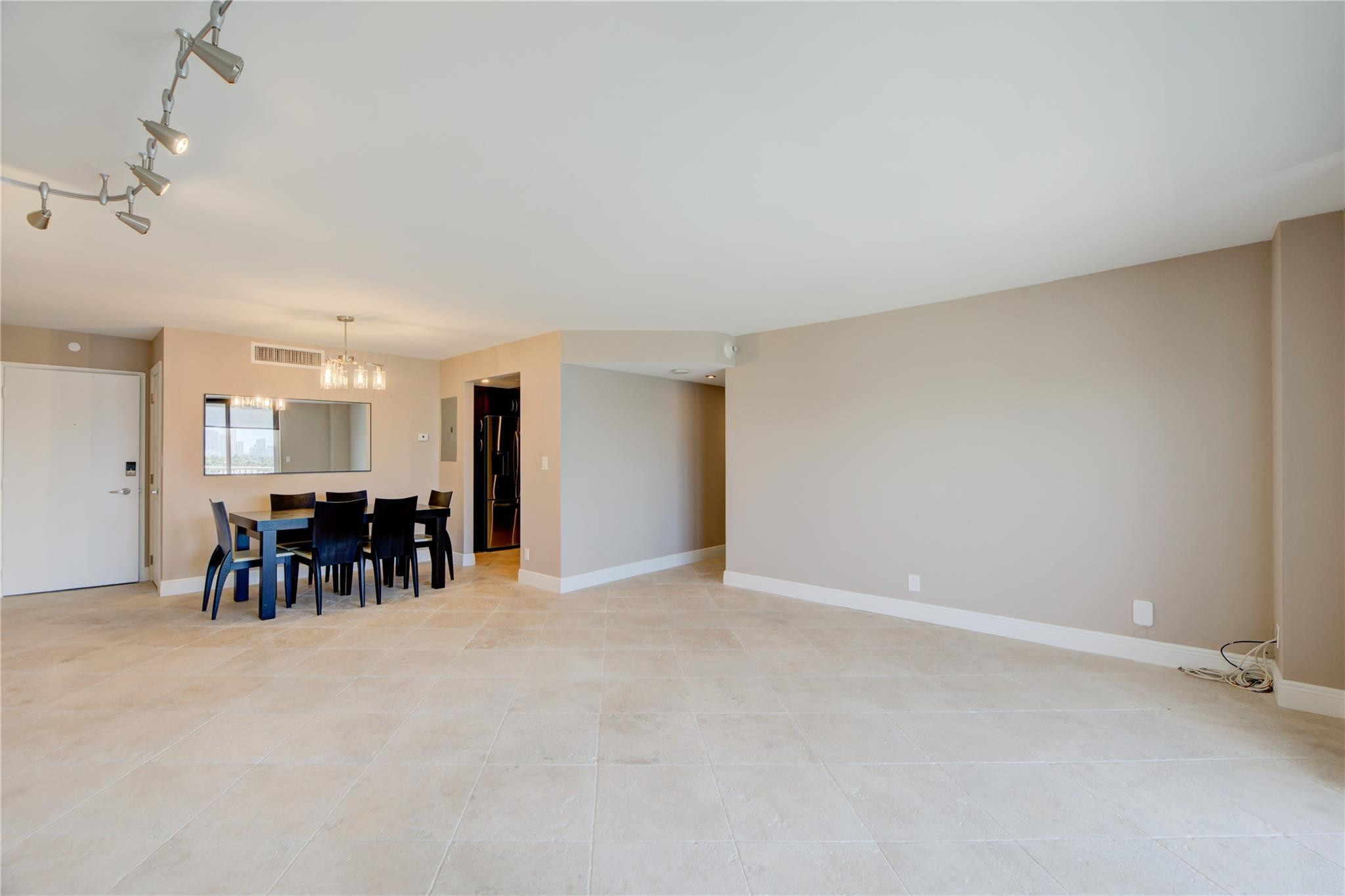 1 Las Olas Circle 605 Property Photo 5